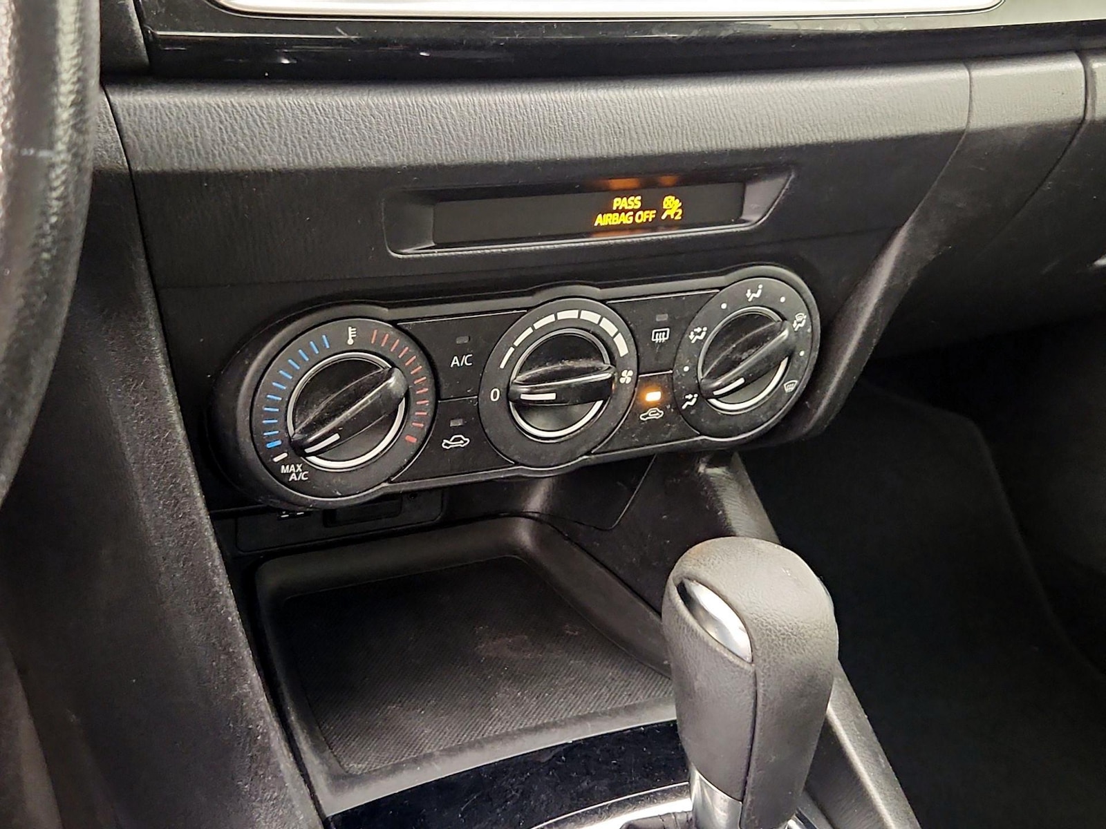 2016 Mazda MAZDA3 i Sport - Photo 17