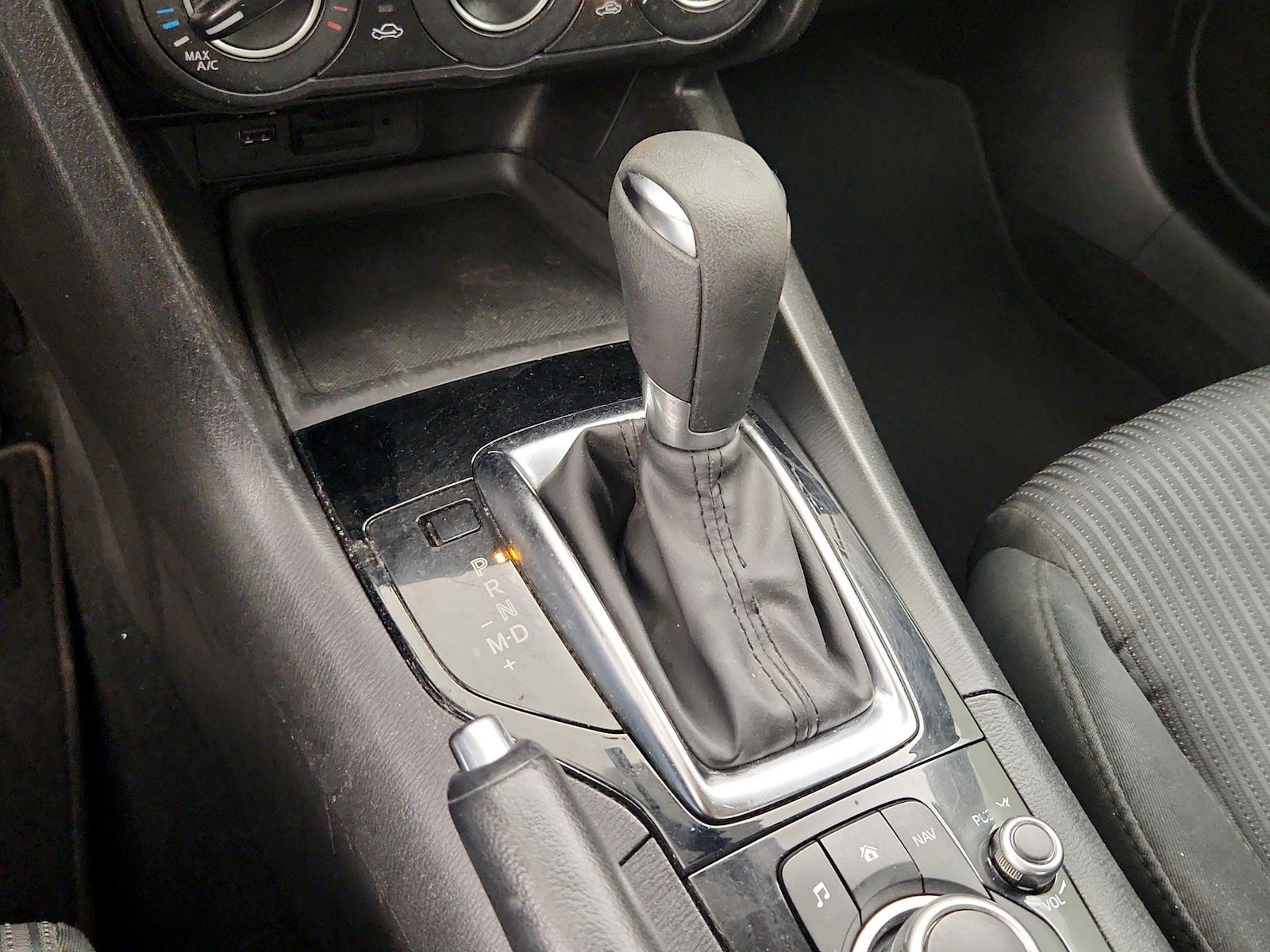 2016 Mazda MAZDA3 i Sport - Photo 18