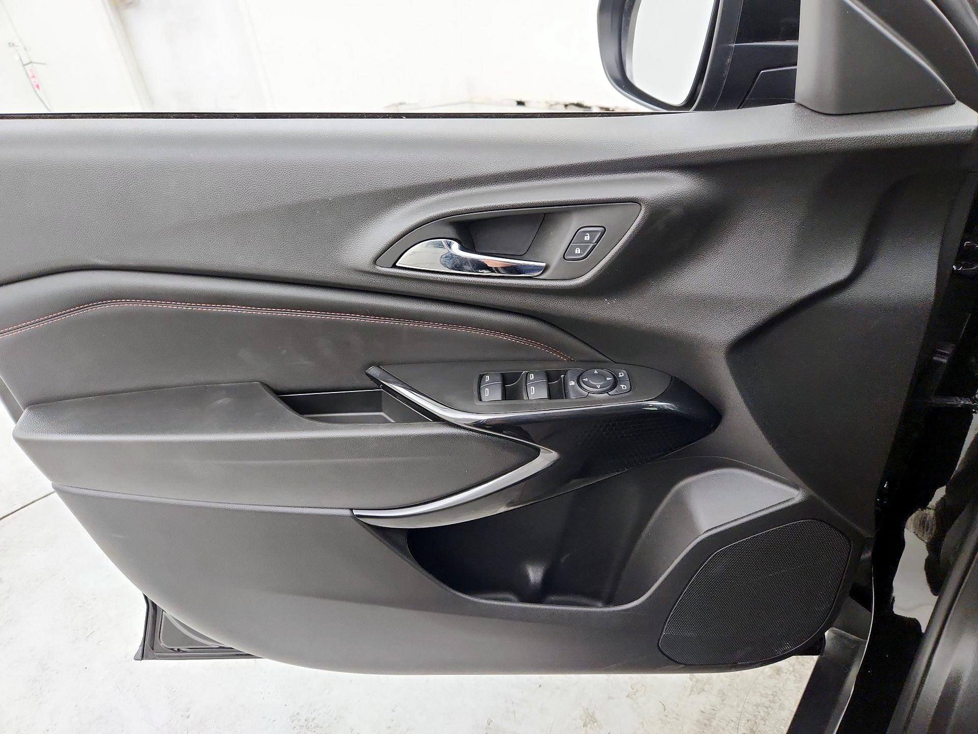 Thumbnail: 2025 Chevrolet Trax - 12