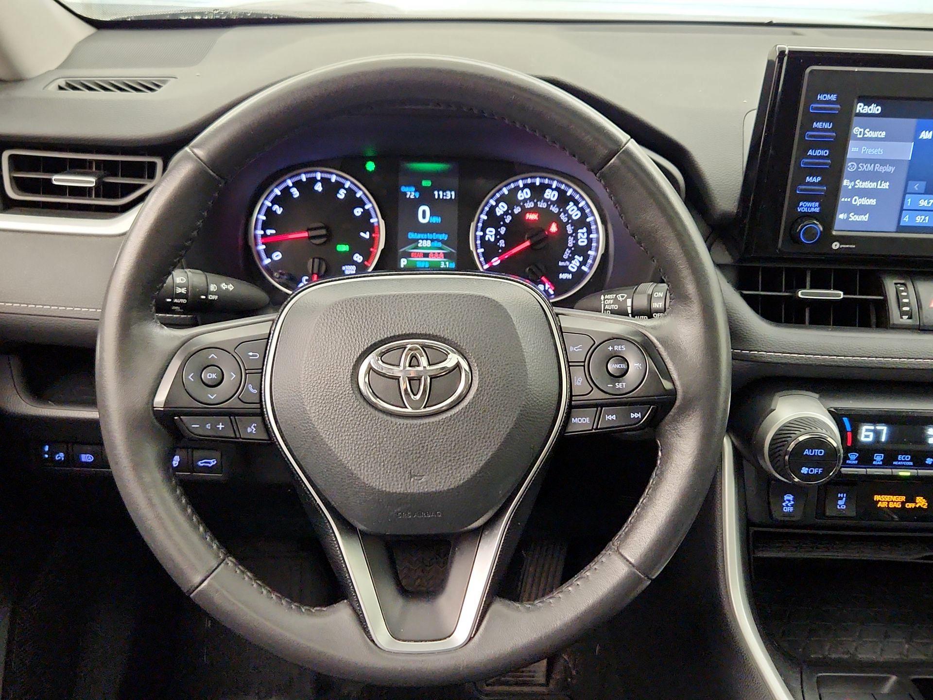 Thumbnail: 2021 Toyota RAV4 - 10