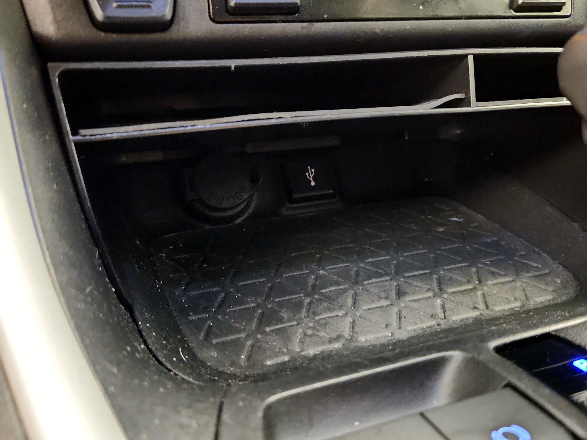 Thumbnail: 2021 Toyota RAV4 - 18
