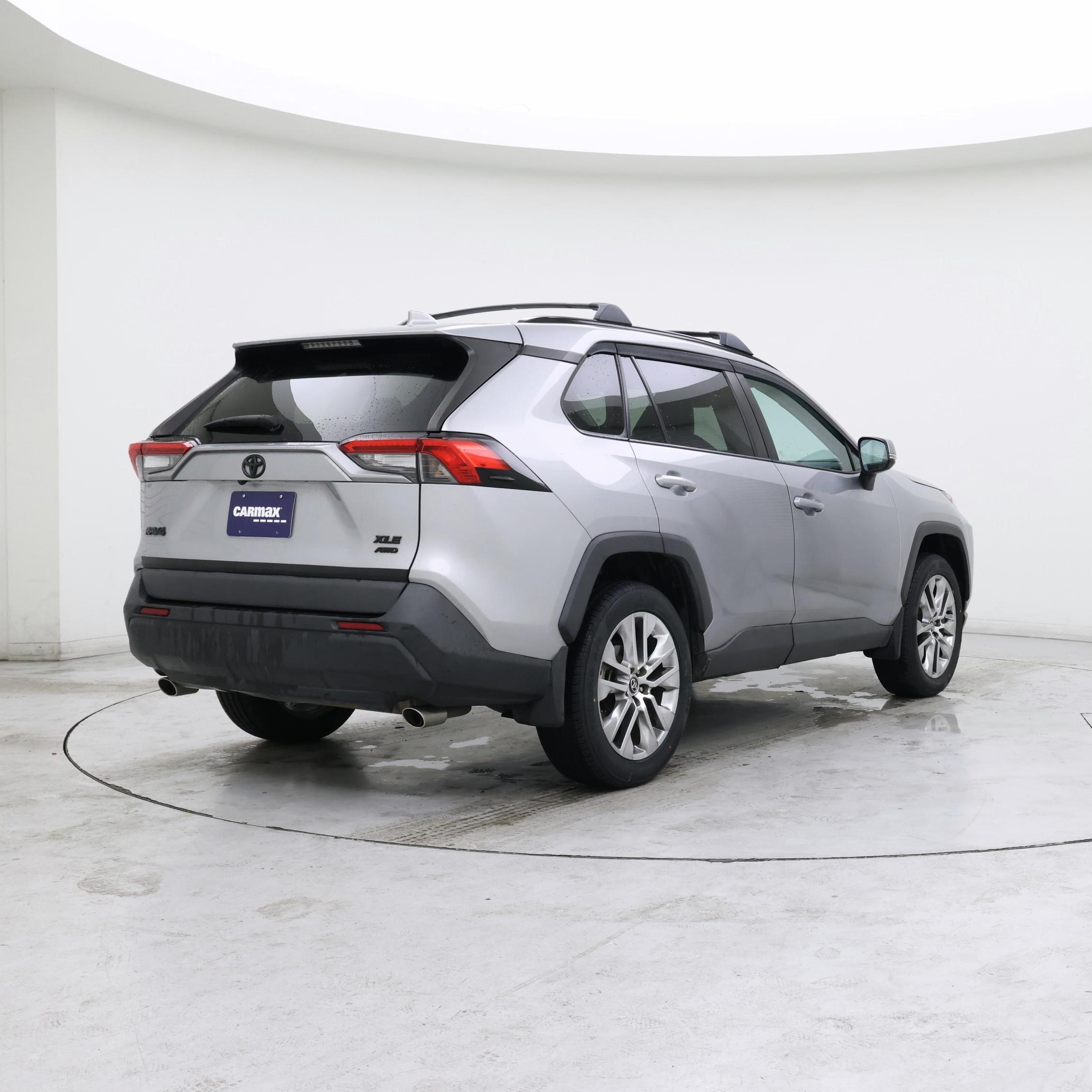 Thumbnail: 2021 Toyota RAV4 - 8