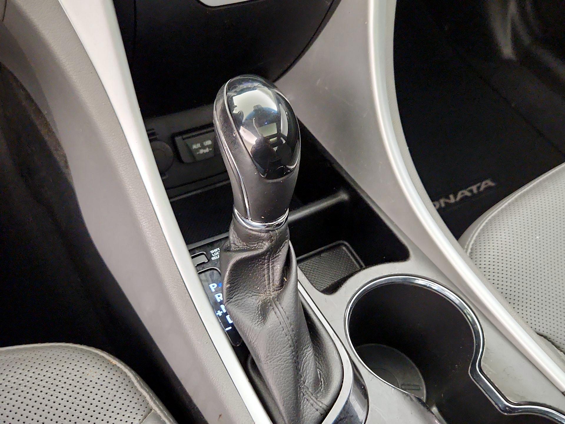 Thumbnail: 2015 Hyundai Sonata - 18