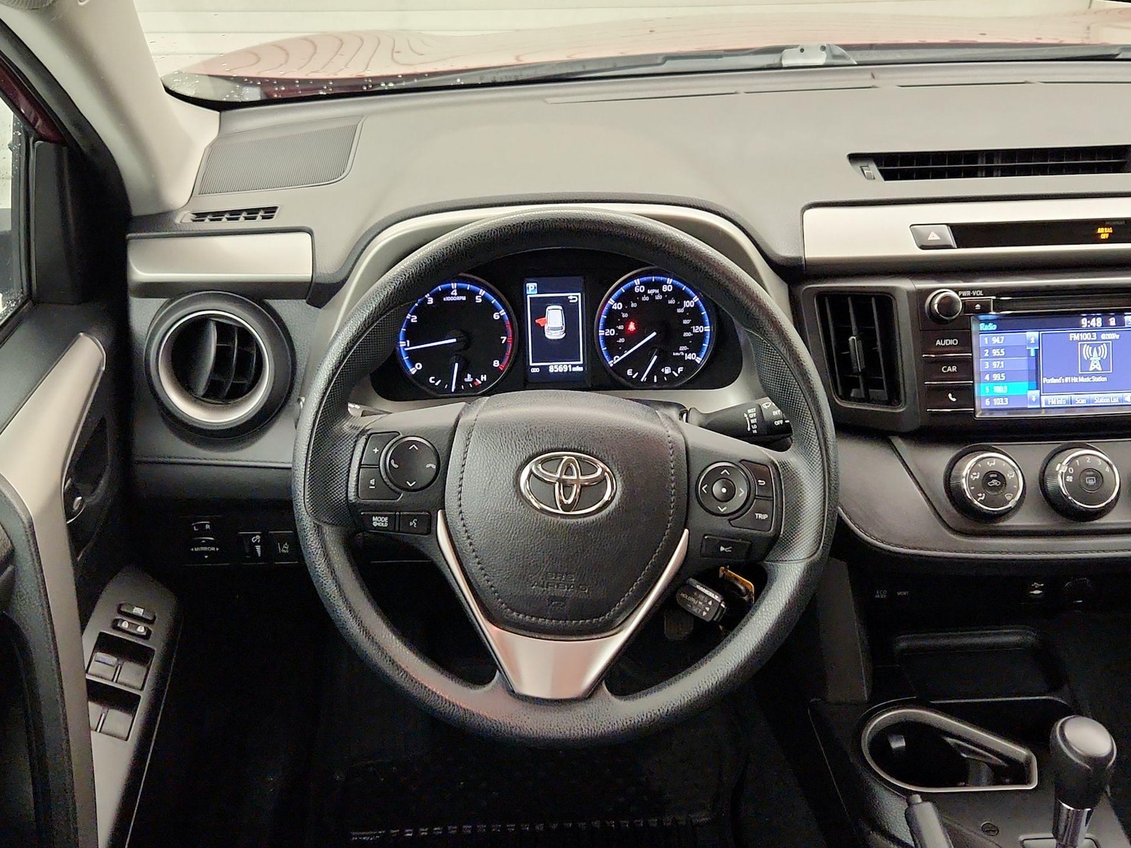 2018 Toyota RAV4 LE - Photo 11