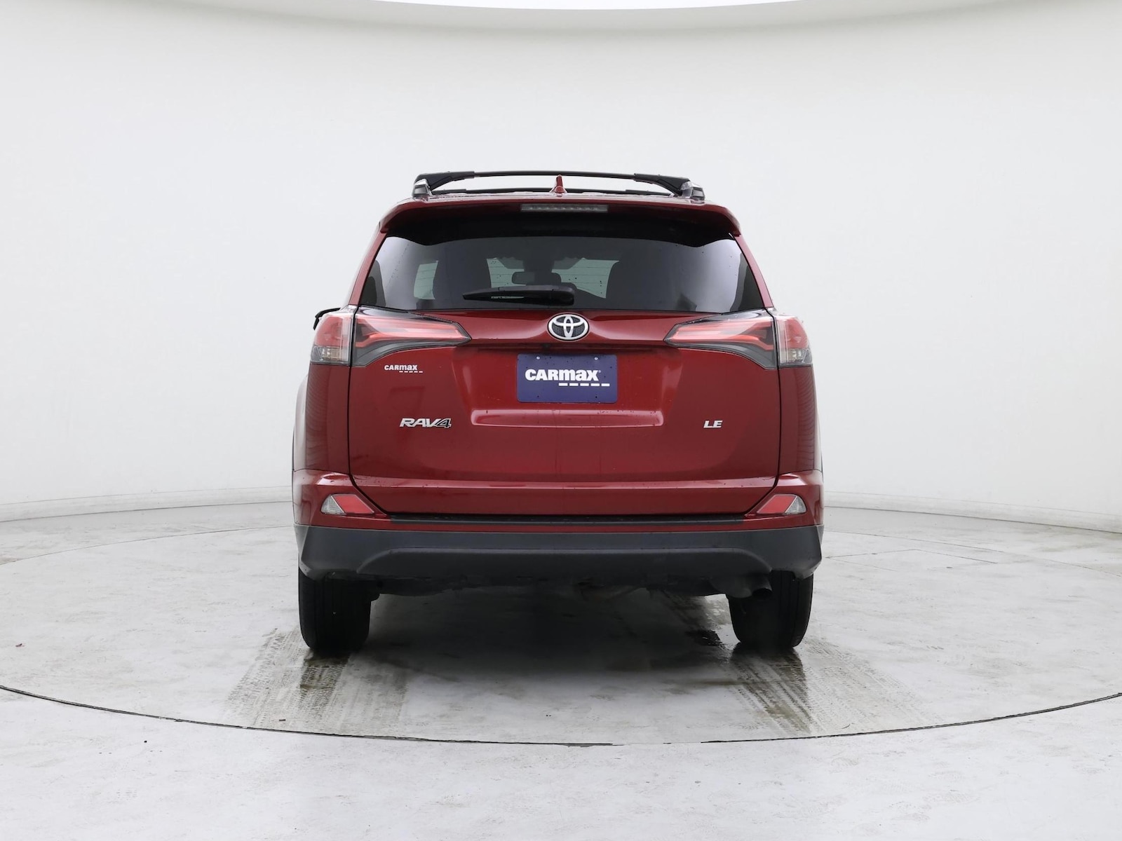 2018 Toyota RAV4 LE - Photo 7