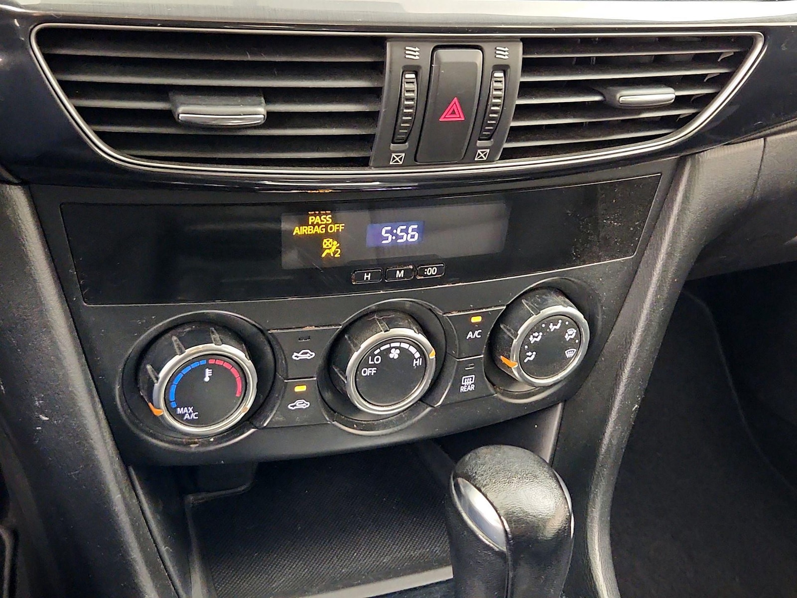 2015 Mazda MAZDA6 i Sport - Photo 17