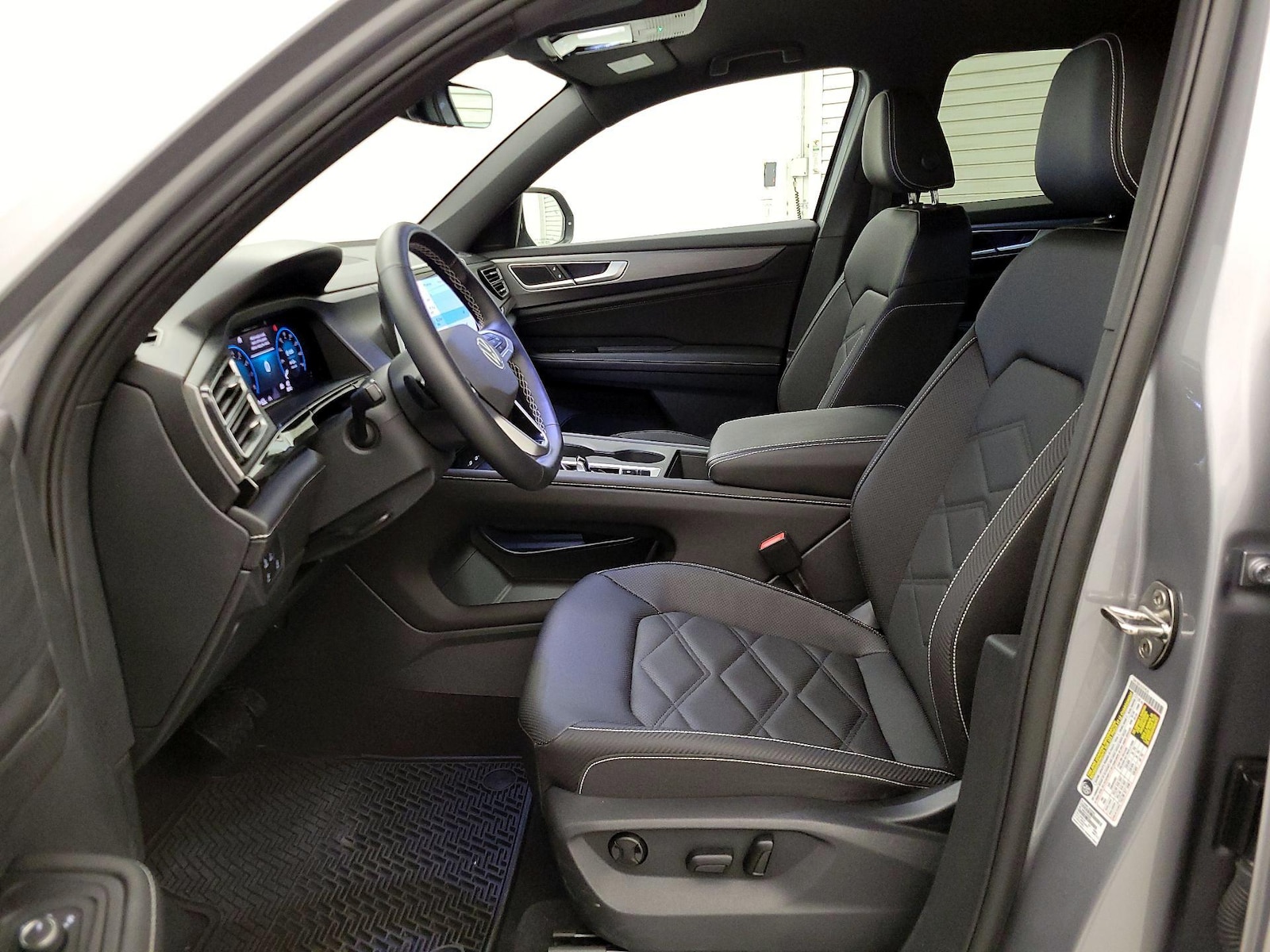 2025 Volkswagen Atlas Cross Sport SE - Photo 12