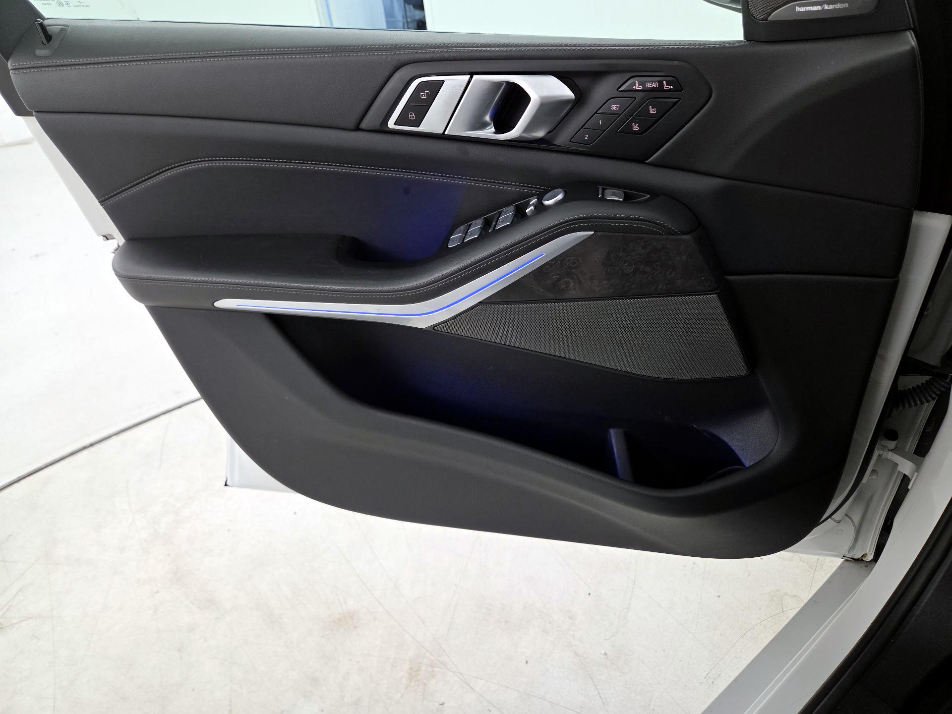 Thumbnail: 2024 BMW X7 - 12