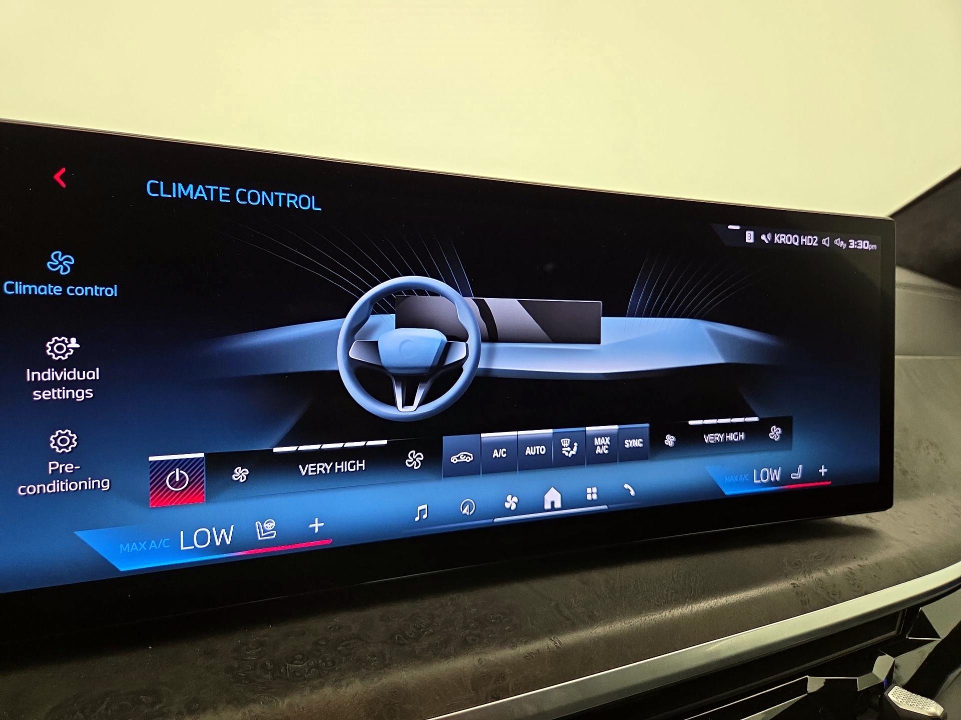 Thumbnail: 2024 BMW X7 - 17