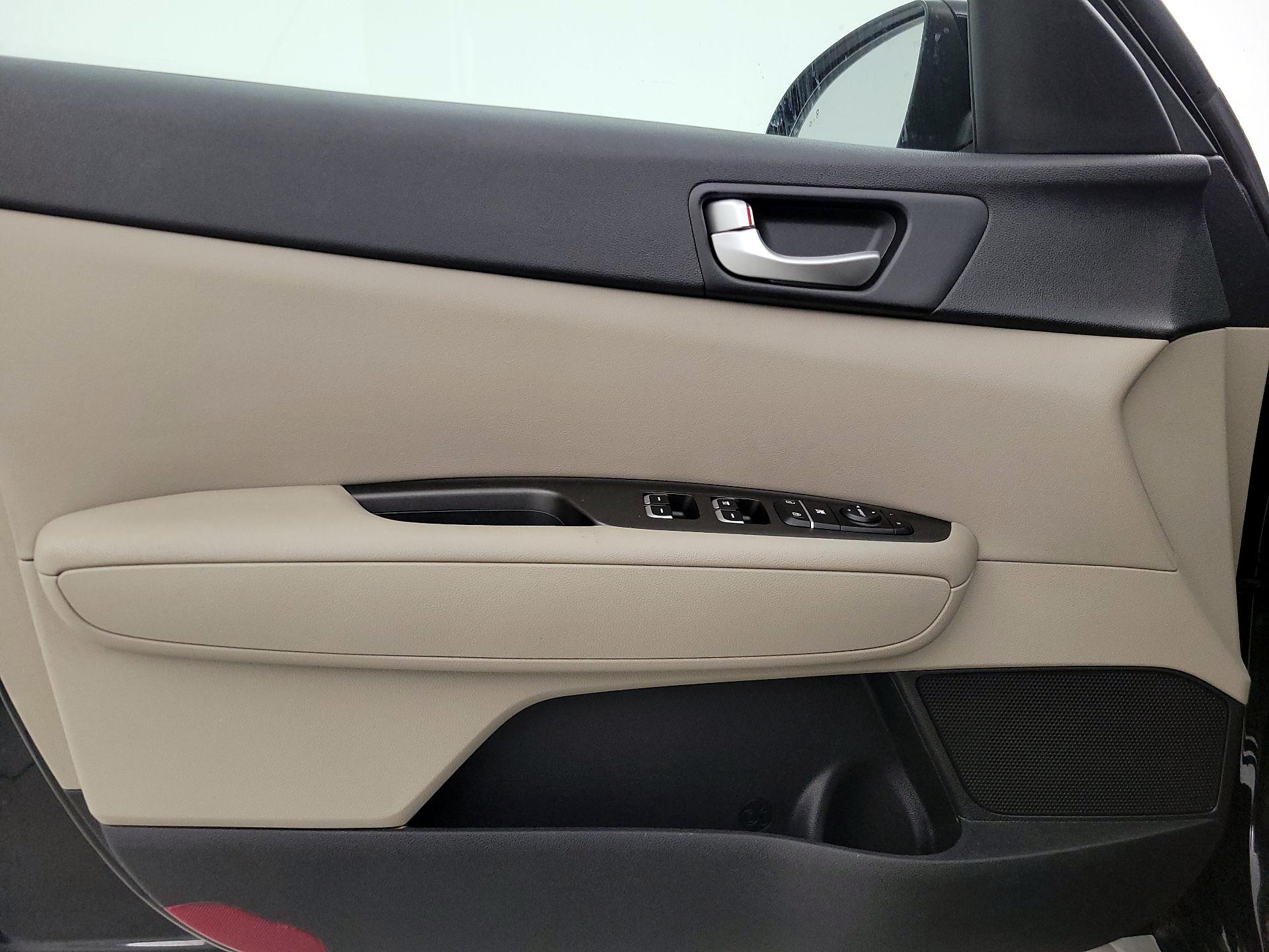 Thumbnail: 2018 Kia Optima - 12
