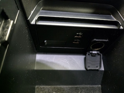 USB/AUX Ports
