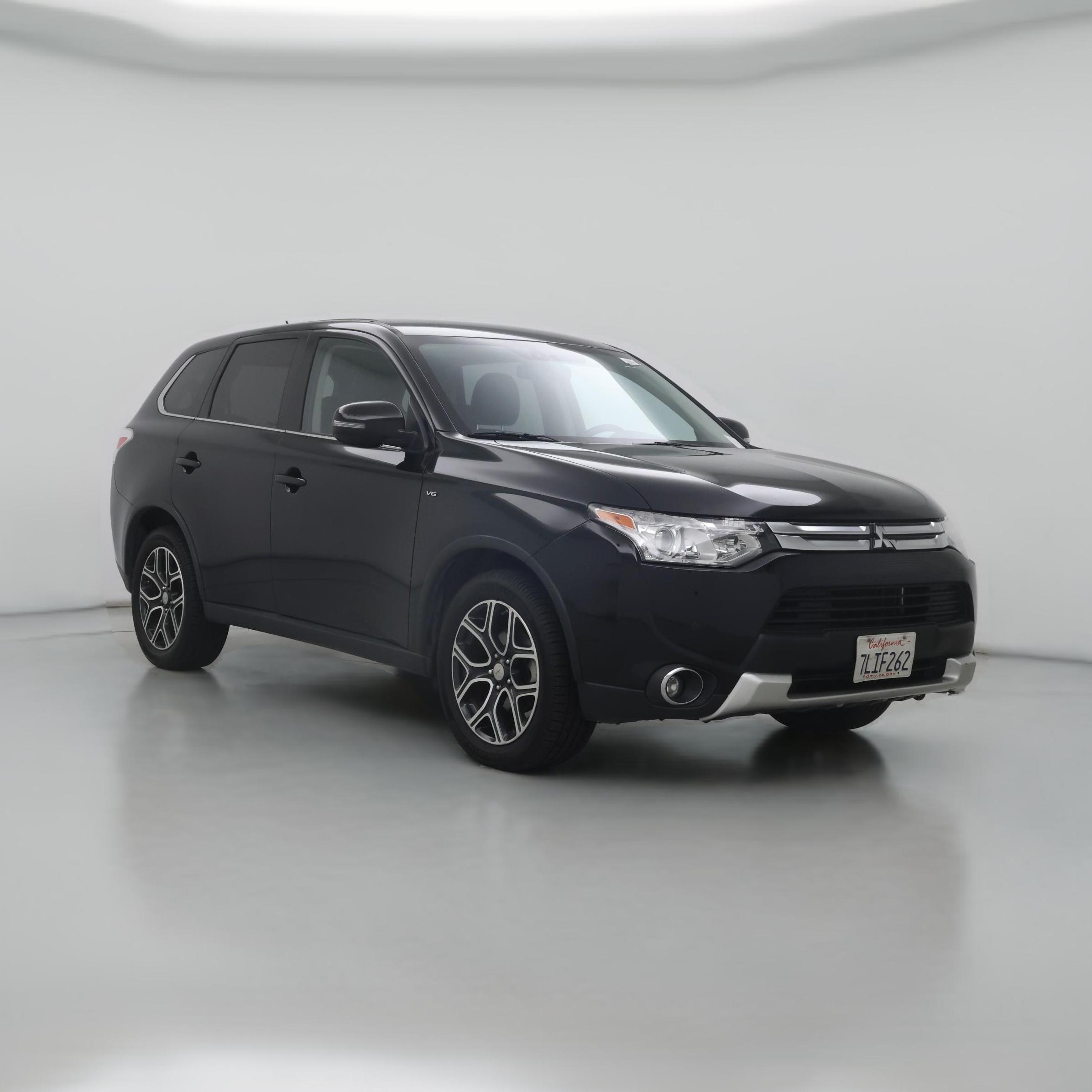 Thumbnail: 2015 Mitsubishi Outlander - 1