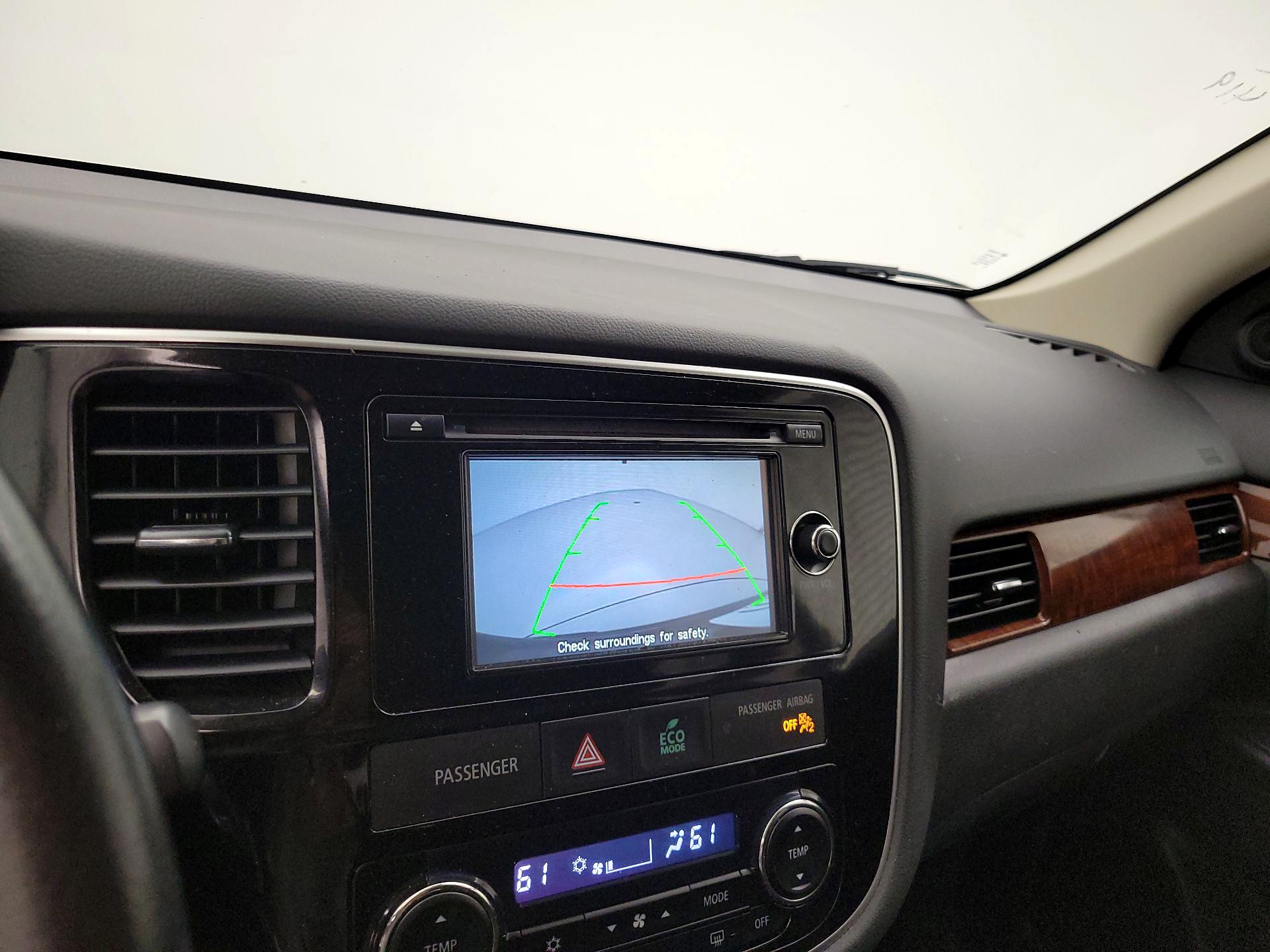 Thumbnail: 2015 Mitsubishi Outlander - 14