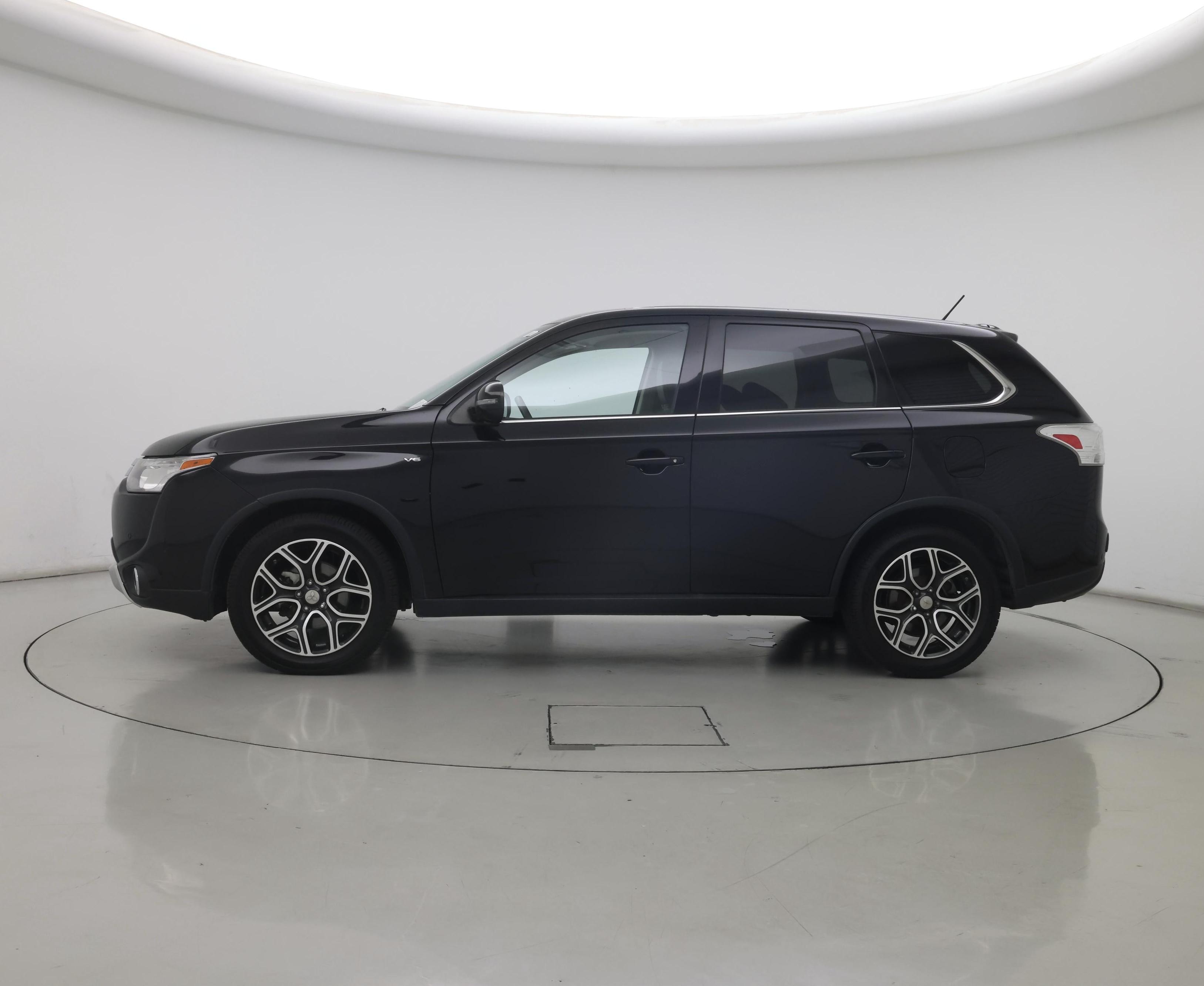 Thumbnail: 2015 Mitsubishi Outlander - 3