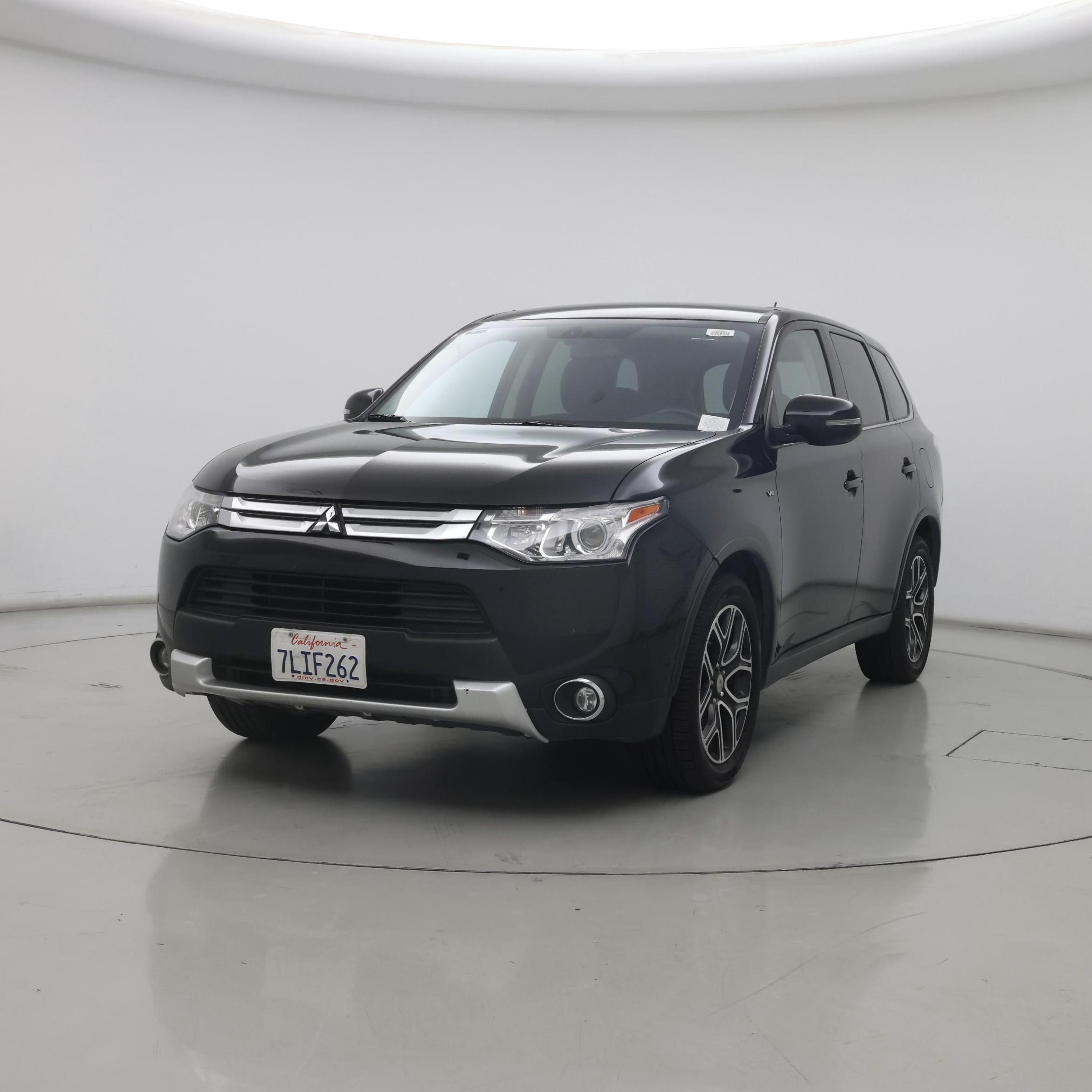 Thumbnail: 2015 Mitsubishi Outlander - 4