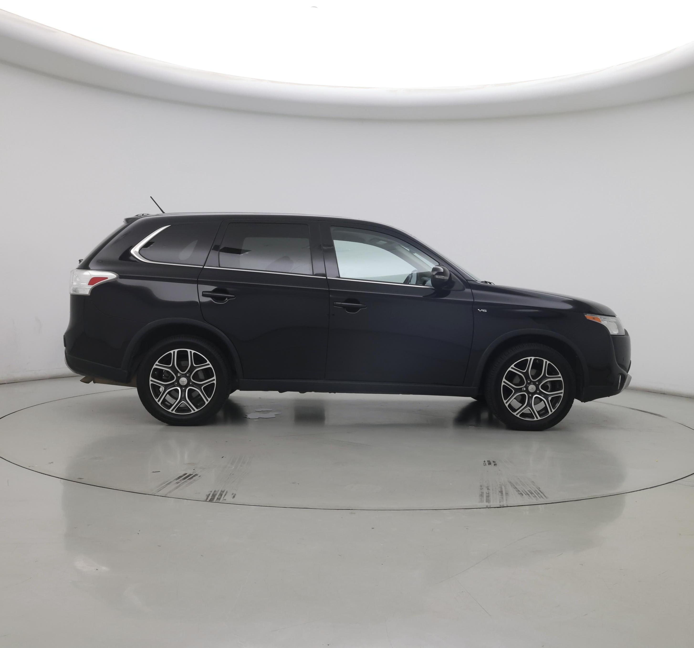 Thumbnail: 2015 Mitsubishi Outlander - 7