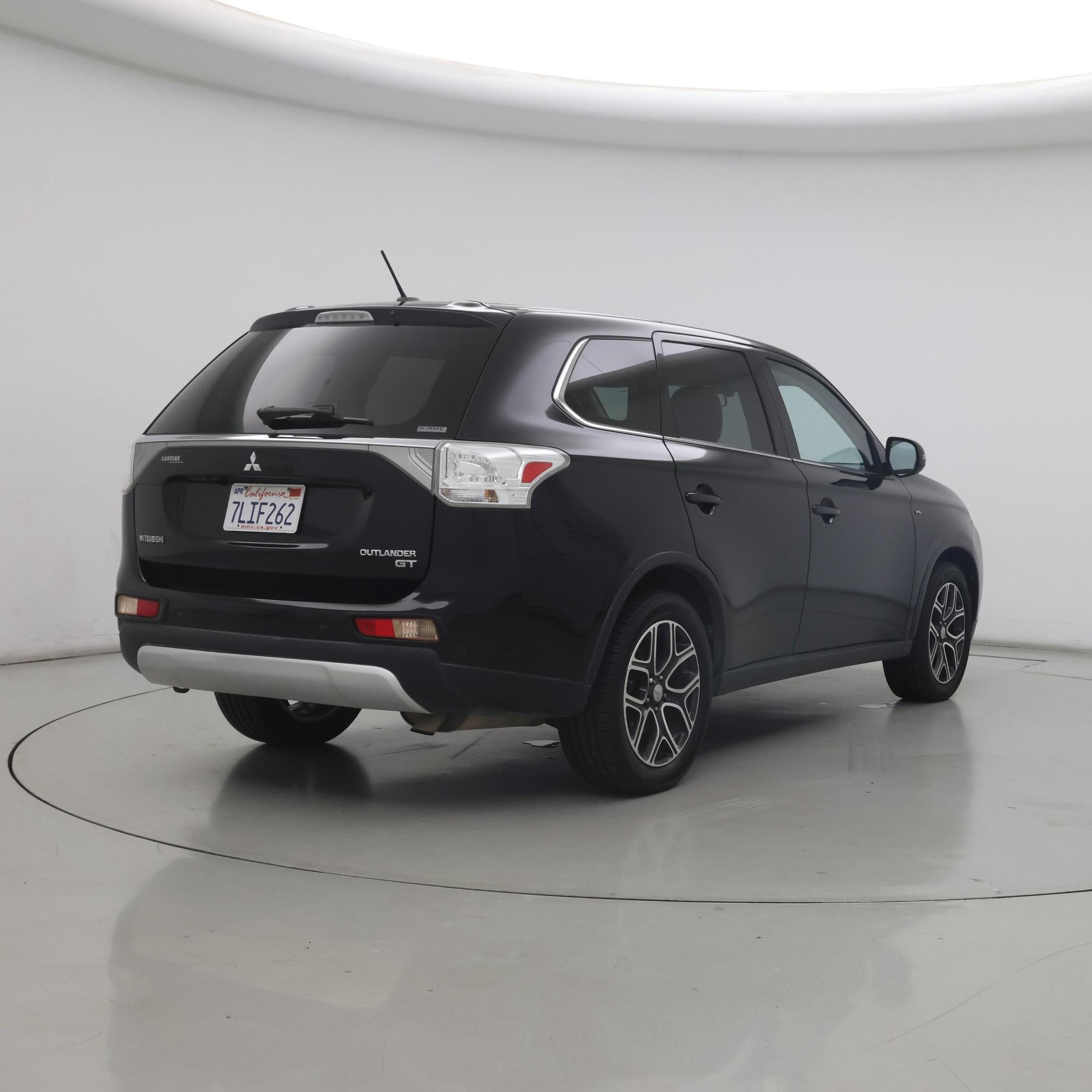 Thumbnail: 2015 Mitsubishi Outlander - 8