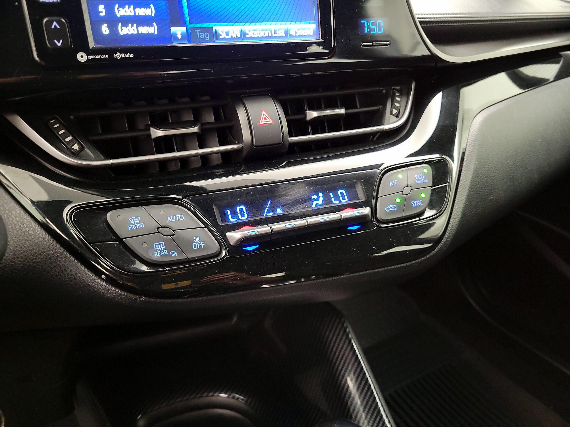 Thumbnail: 2018 Toyota C-HR - 16