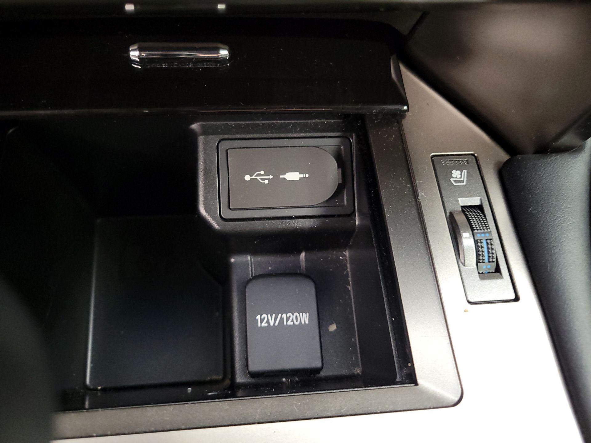 Thumbnail: 2015 Lexus GX - 19