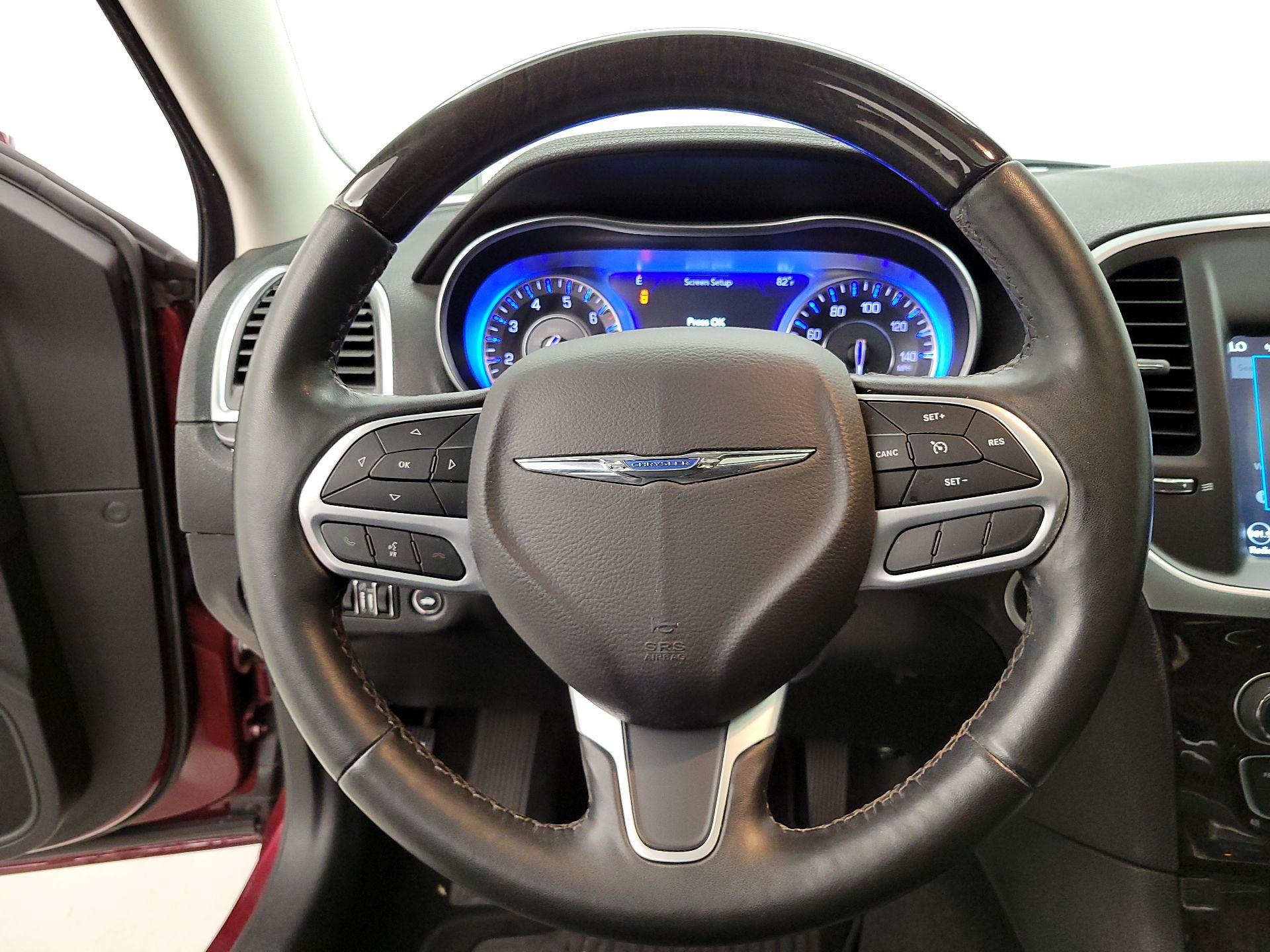 Thumbnail: 2019 Chrysler 300 - 10