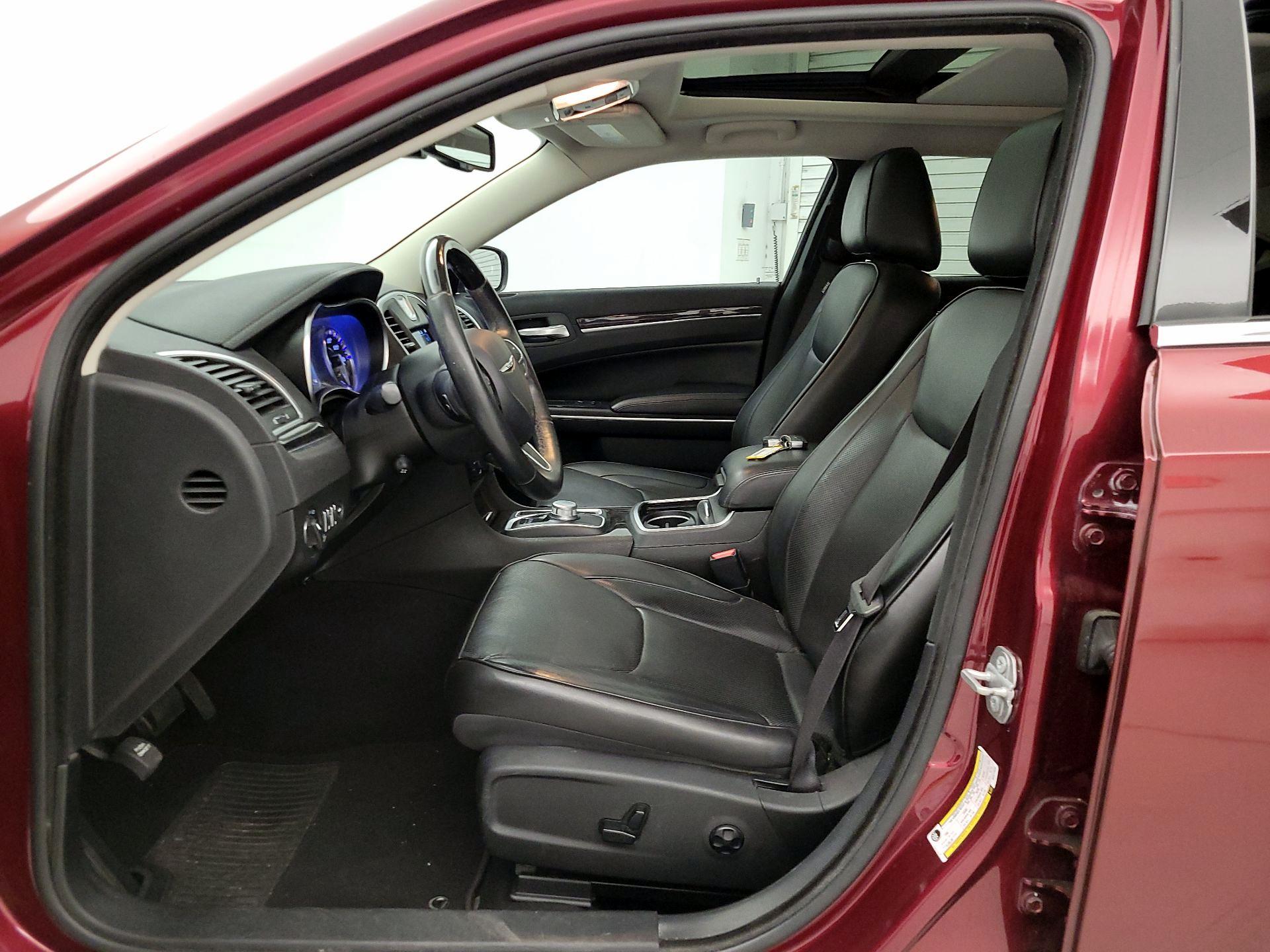 Thumbnail: 2019 Chrysler 300 - 11