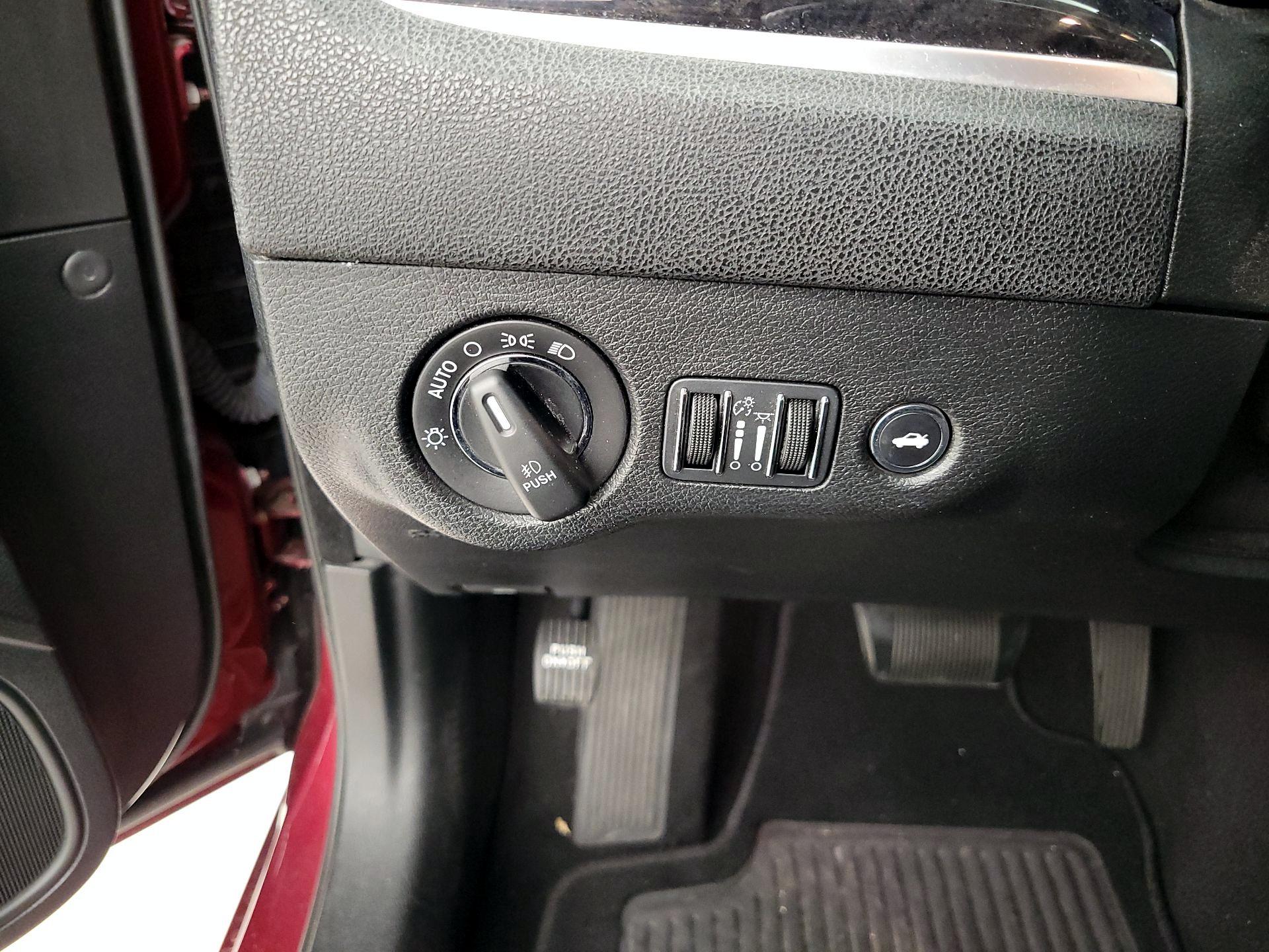 Thumbnail: 2019 Chrysler 300 - 13