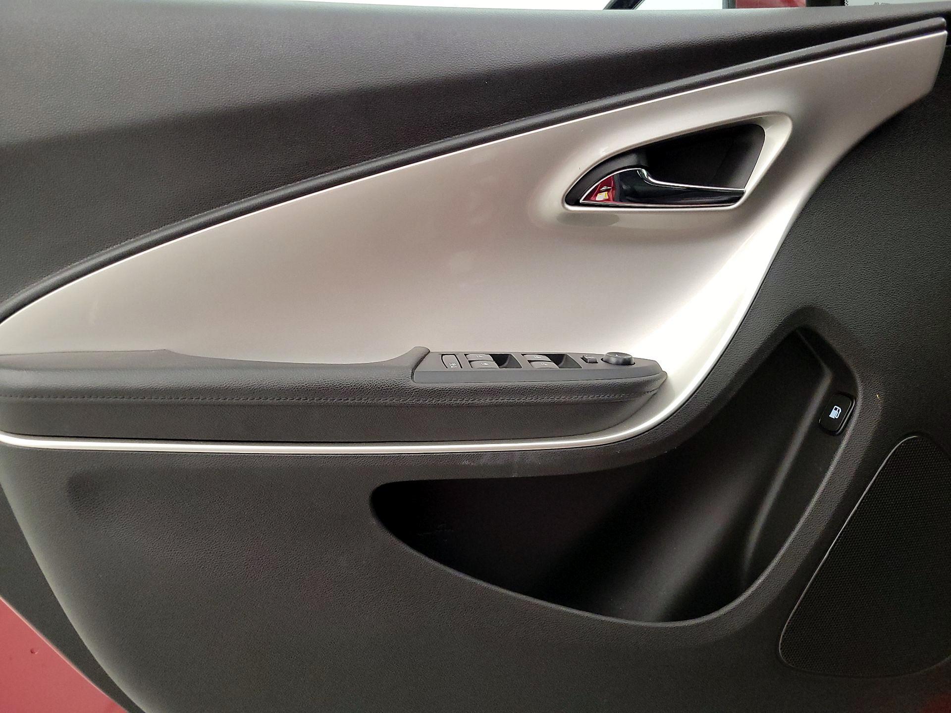 Thumbnail: 2015 Chevrolet Volt - 12