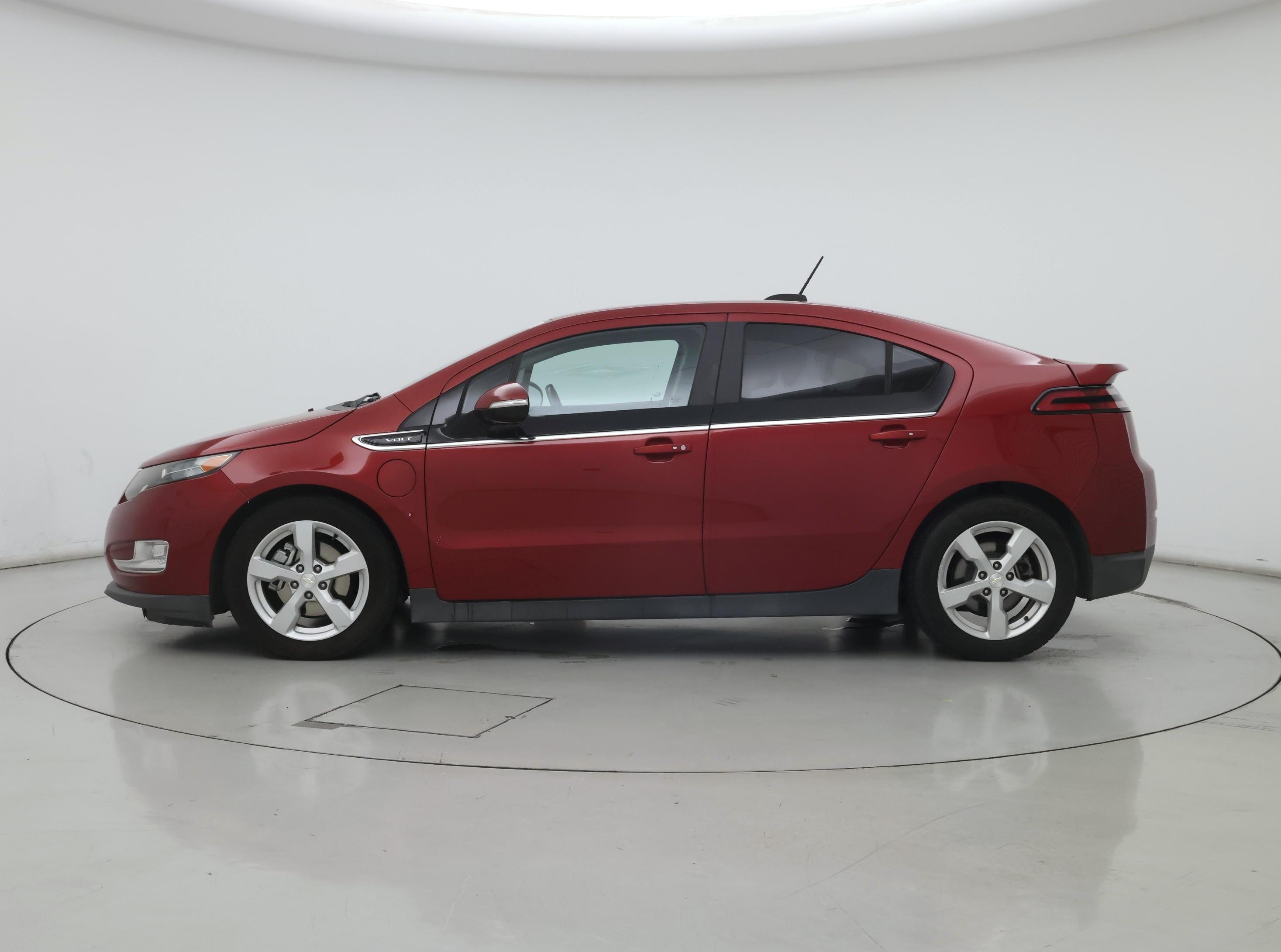 Thumbnail: 2015 Chevrolet Volt - 3
