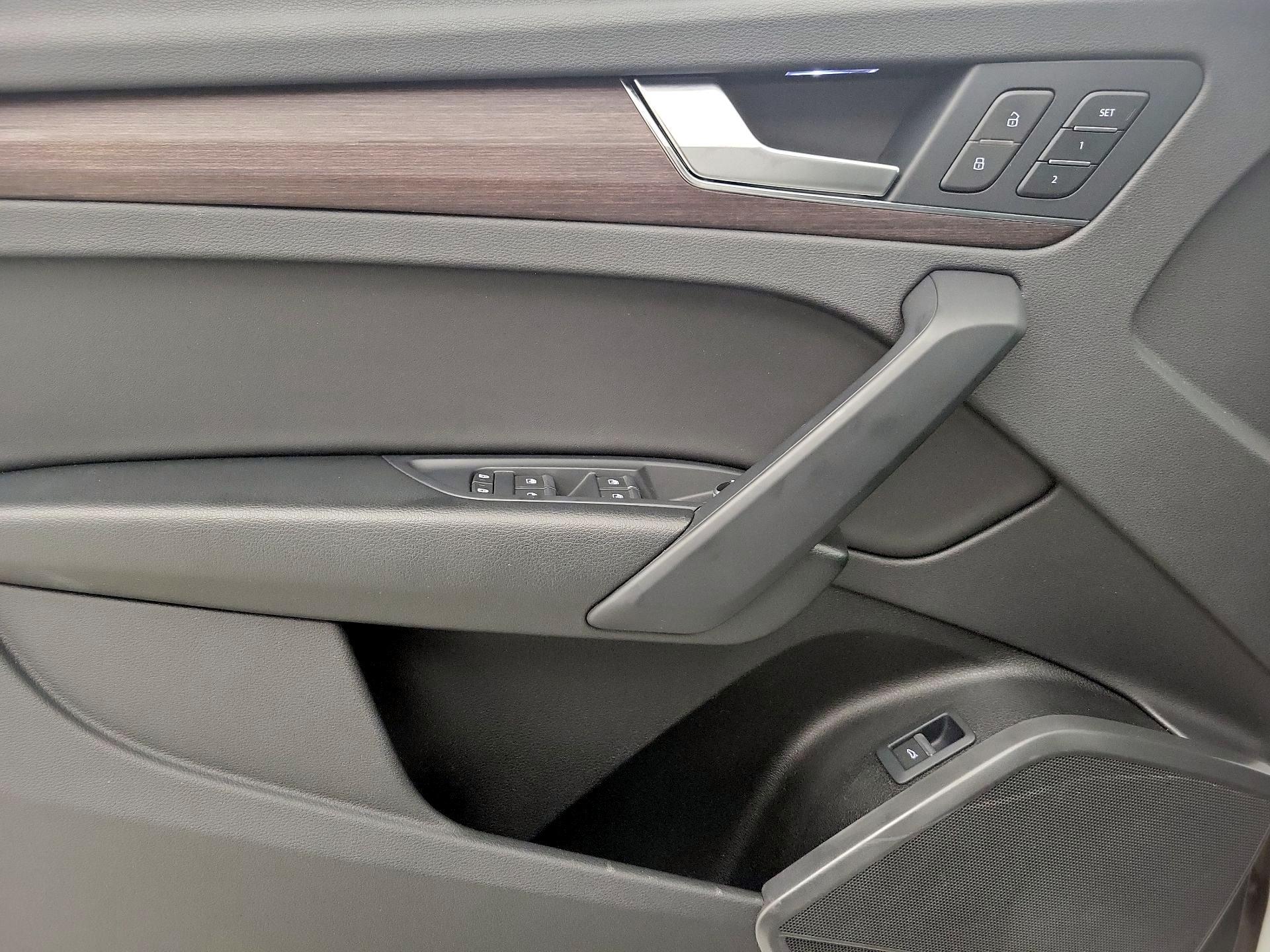 Thumbnail: 2022 Audi Q5 - 12