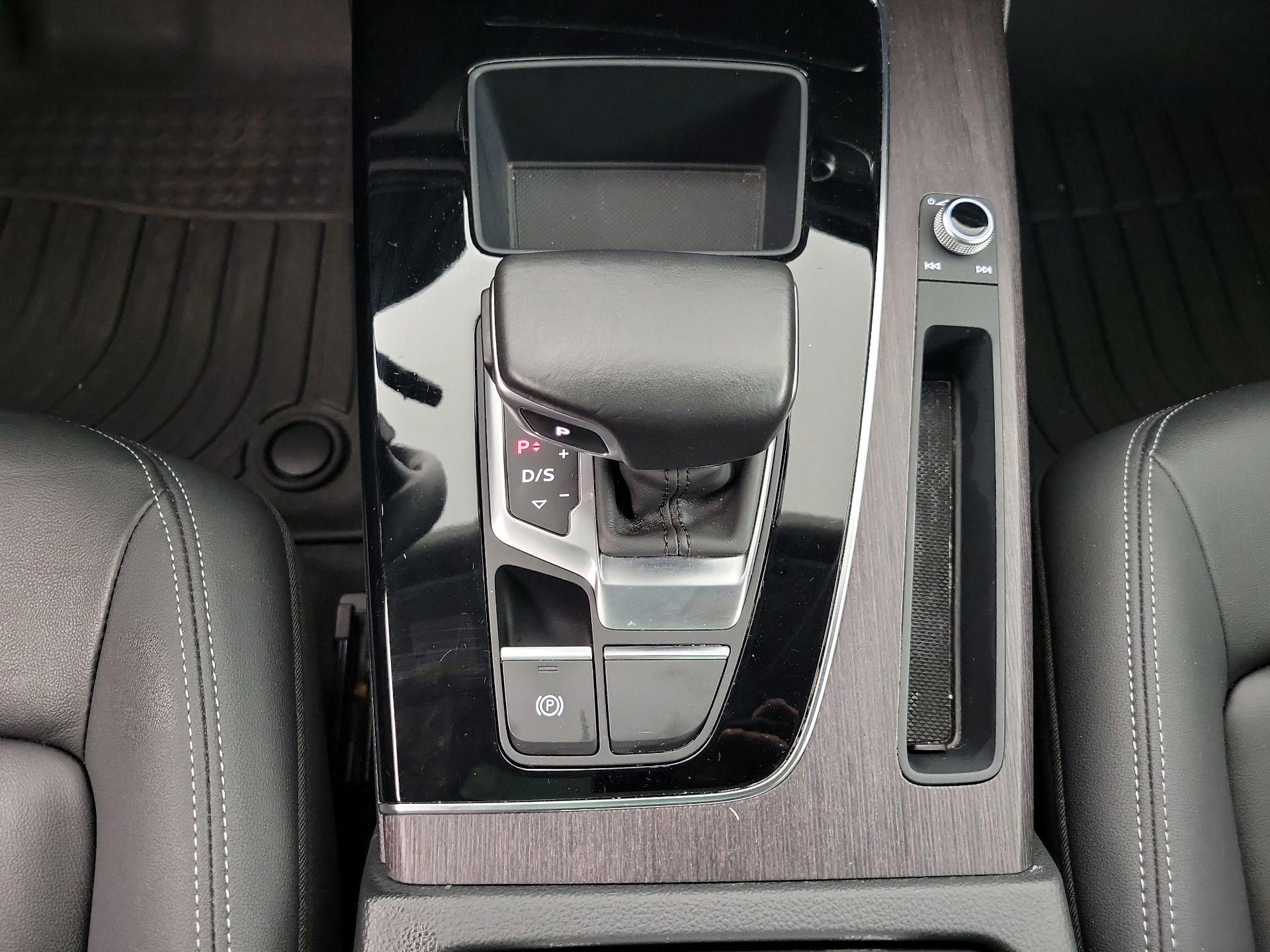 Thumbnail: 2022 Audi Q5 - 17