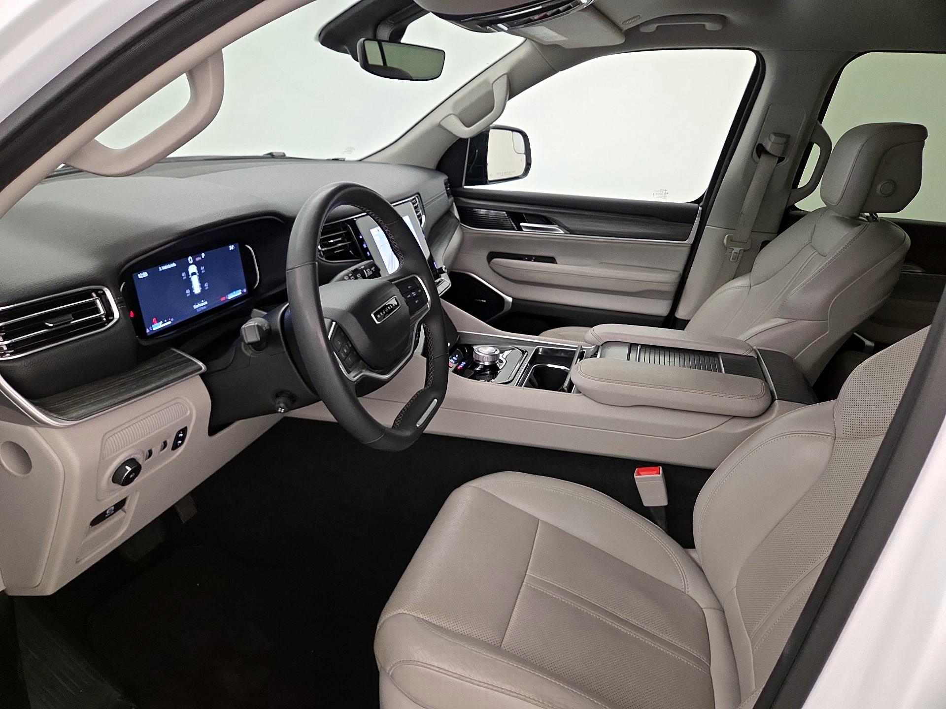 Thumbnail: 2024 Jeep Wagoneer - 11