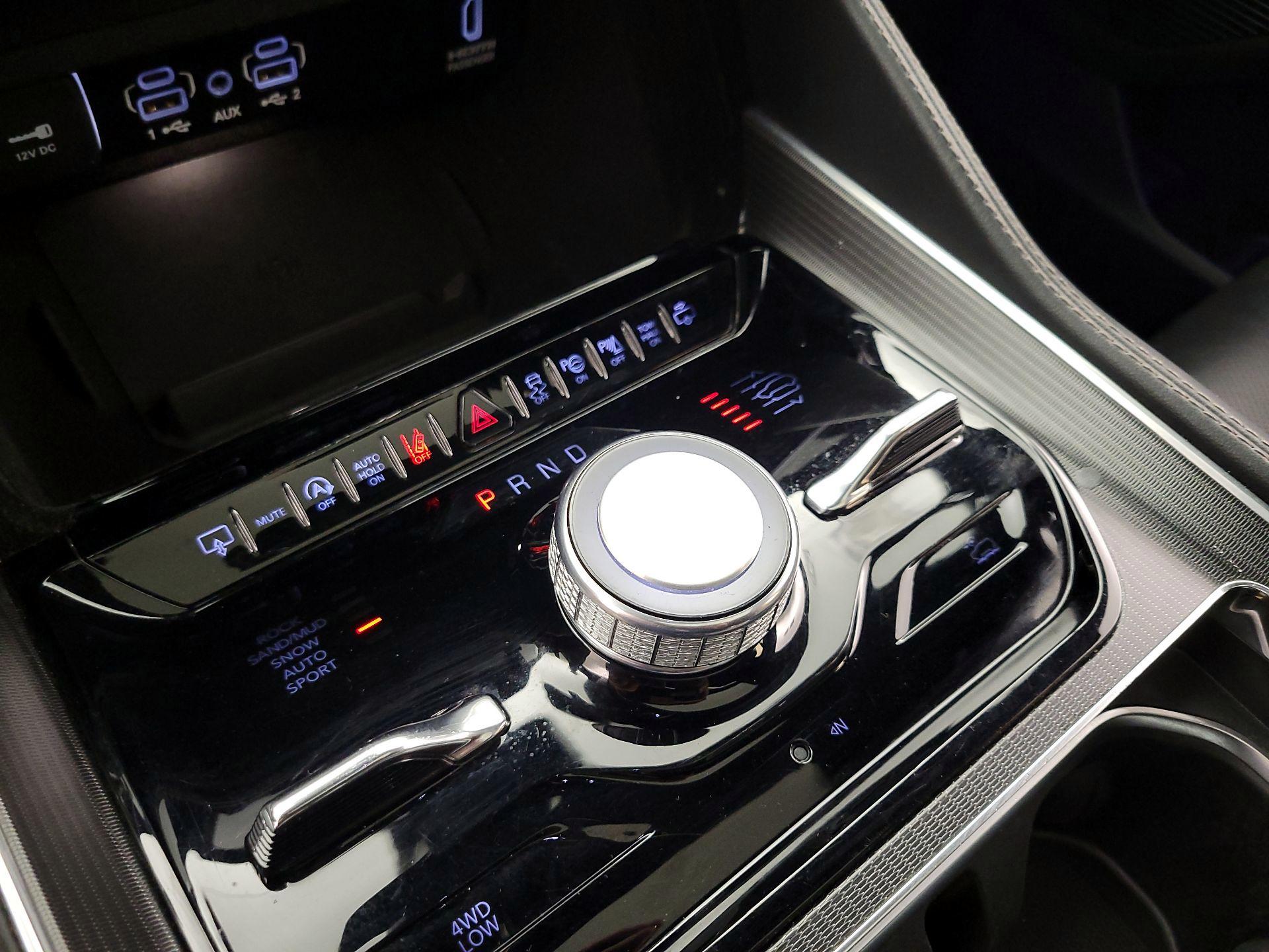 Thumbnail: 2024 Jeep Grand Wagoneer - 18