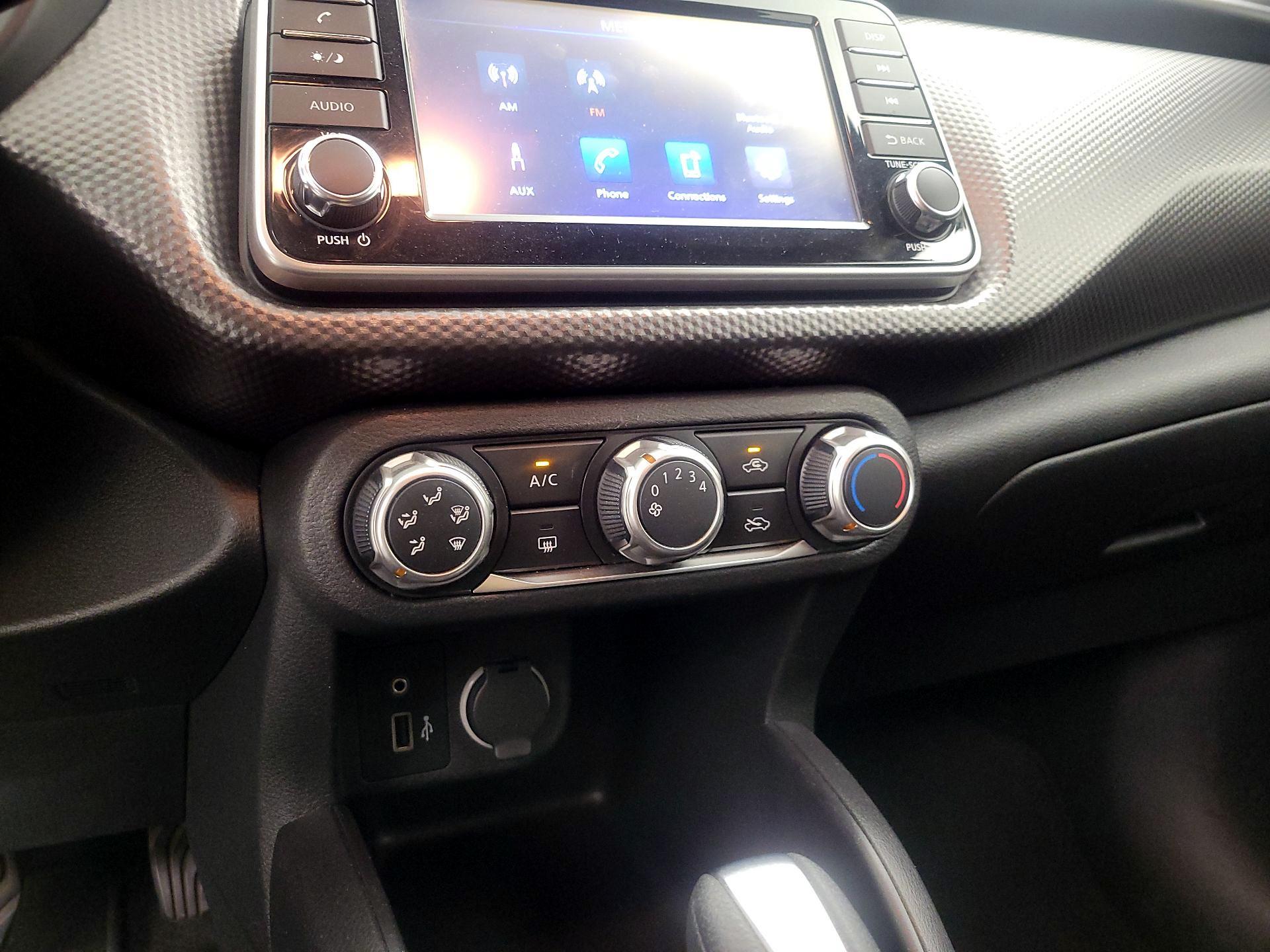 Thumbnail: 2020 Nissan Kicks - 16