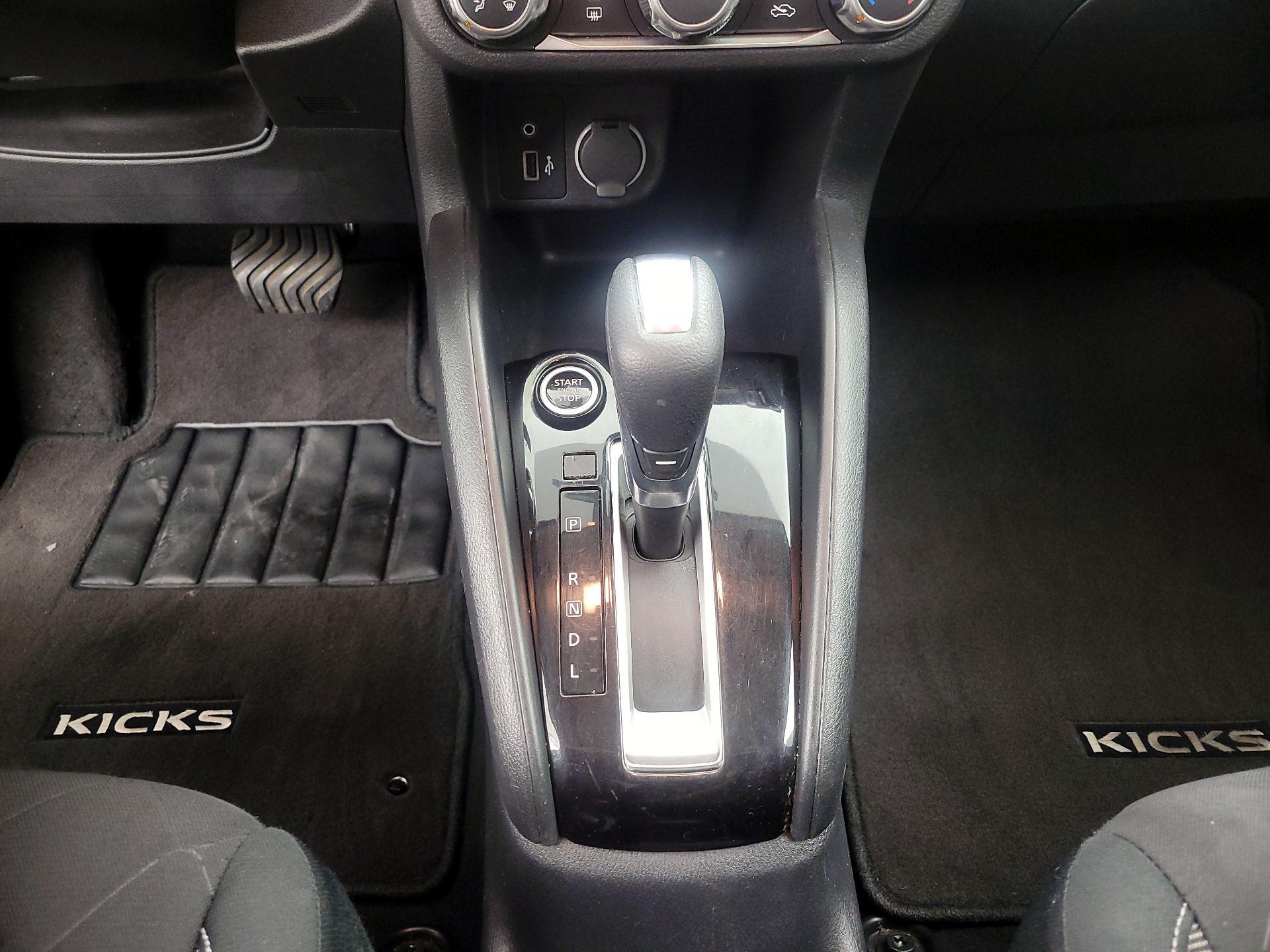 Thumbnail: 2020 Nissan Kicks - 17
