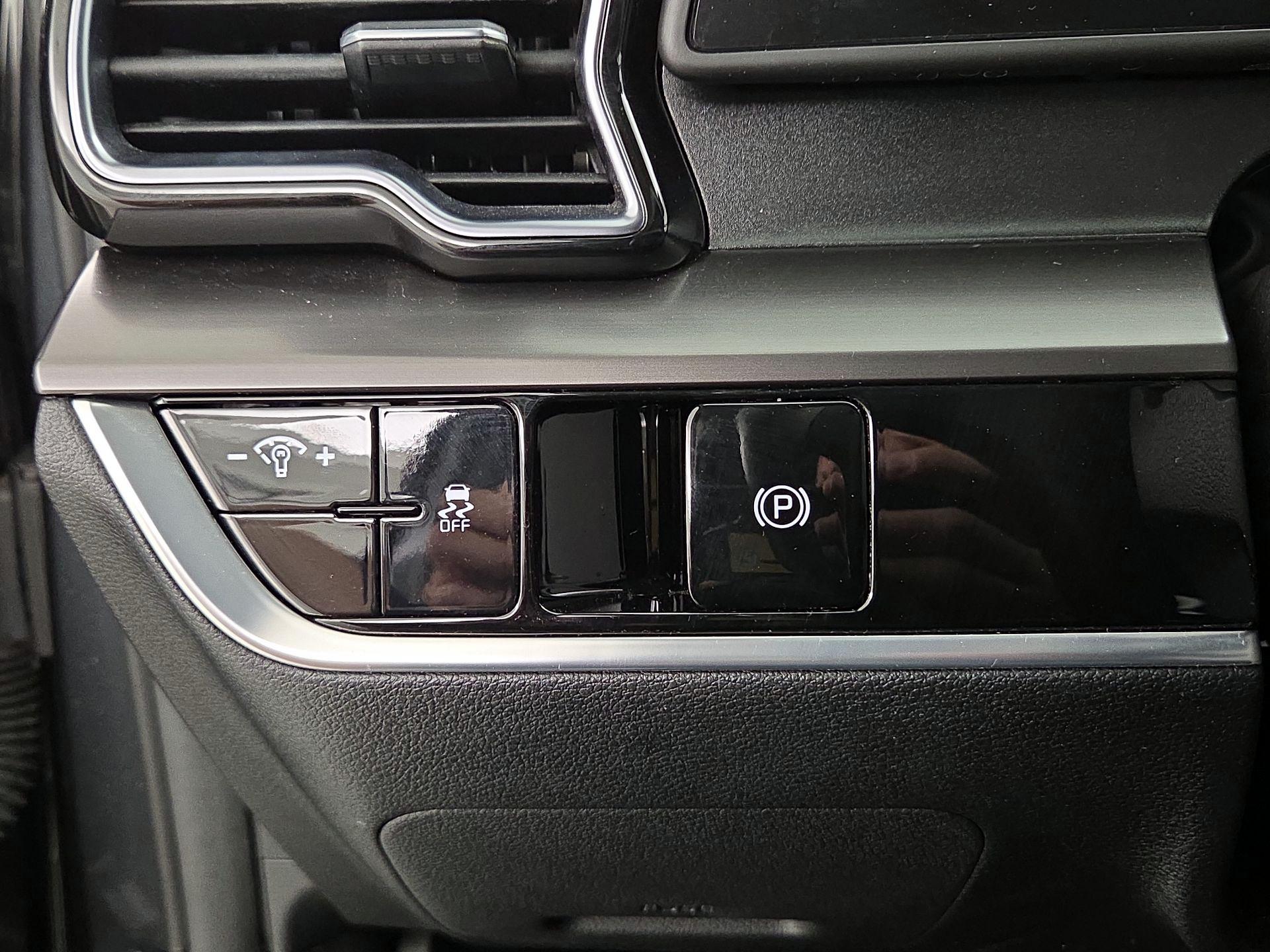 Thumbnail: 2023 Kia Sportage - 13