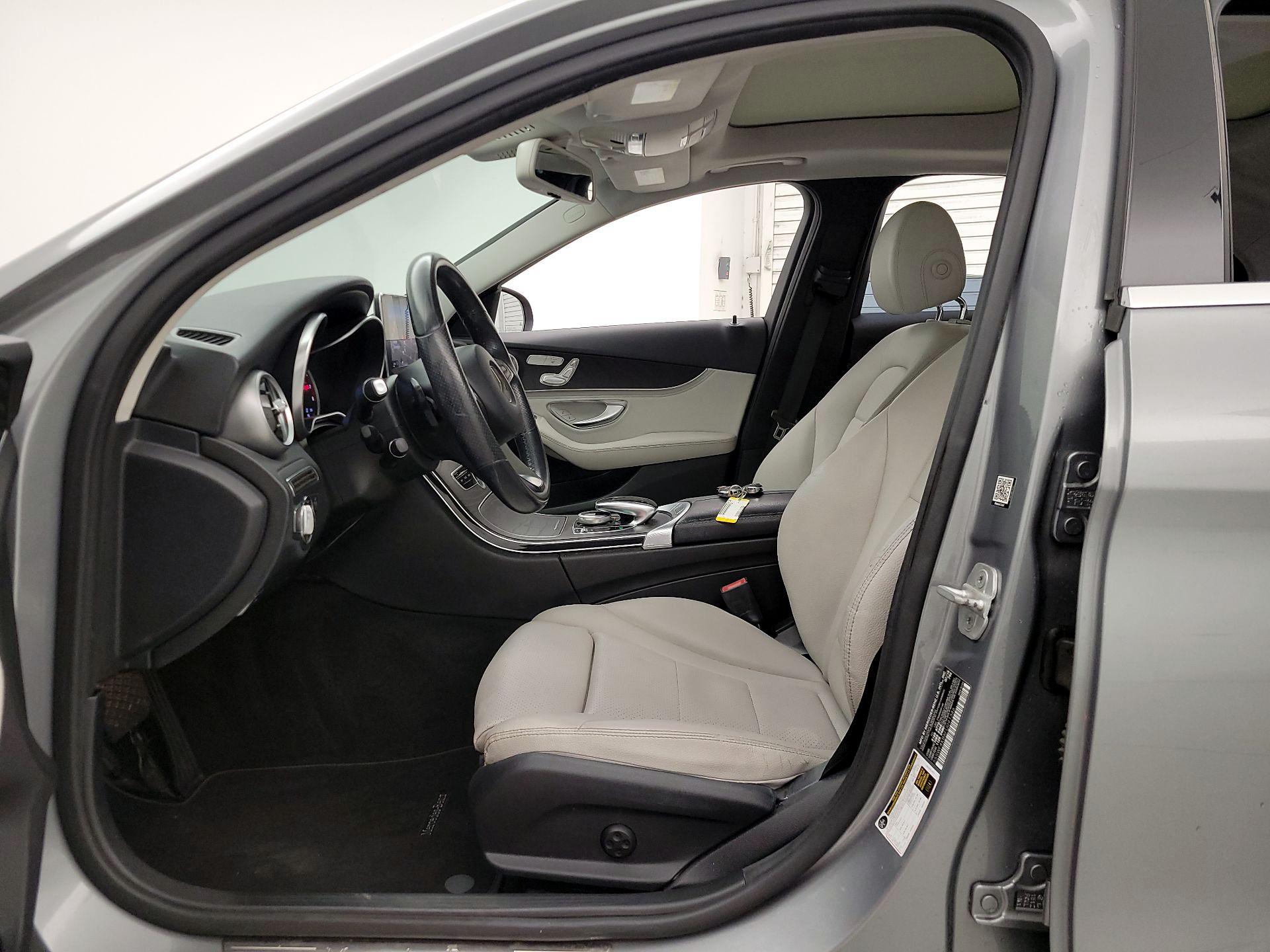 Thumbnail: 2015 Mercedes-Benz C-Class - 11