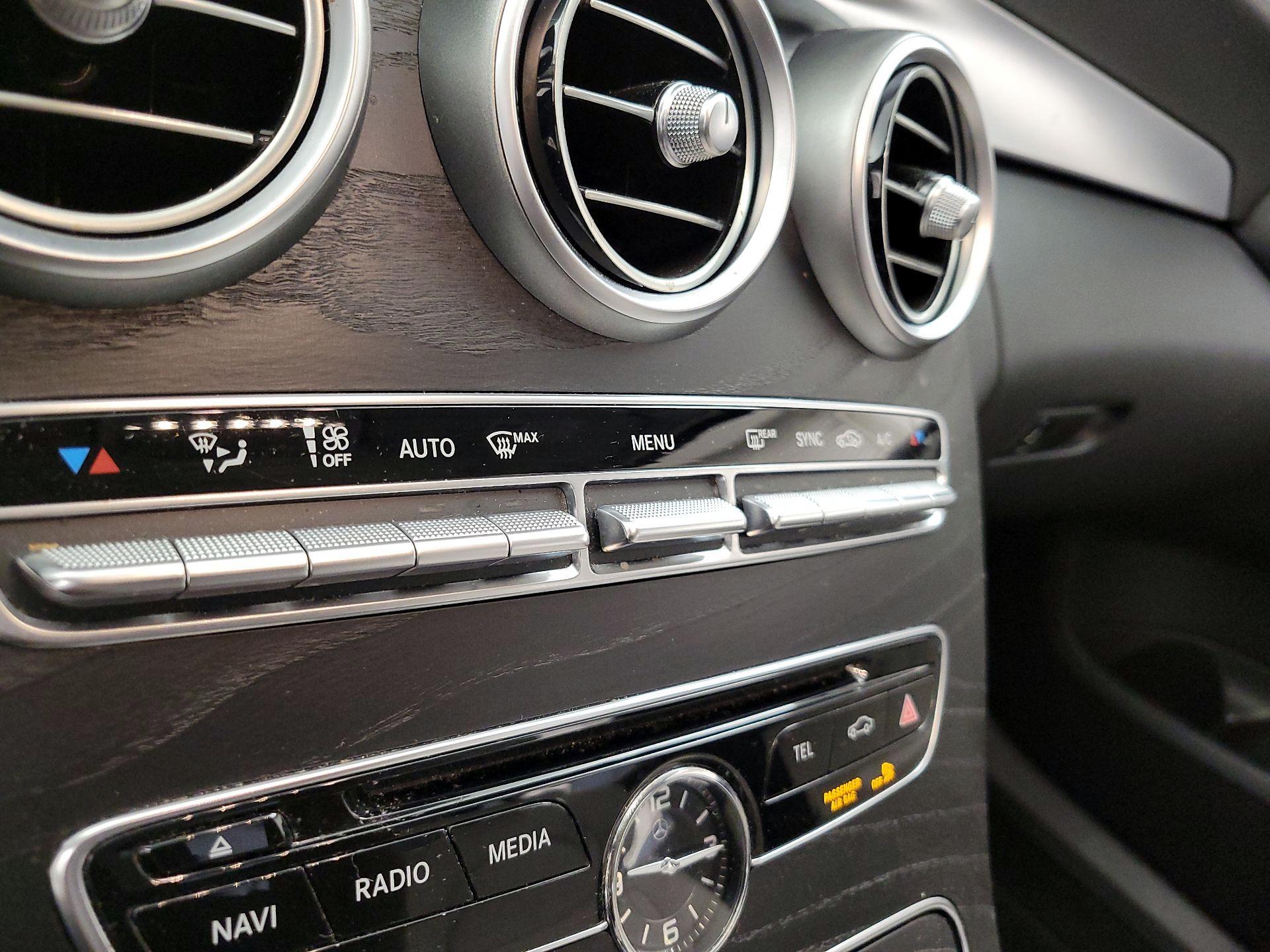 Thumbnail: 2015 Mercedes-Benz C-Class - 16