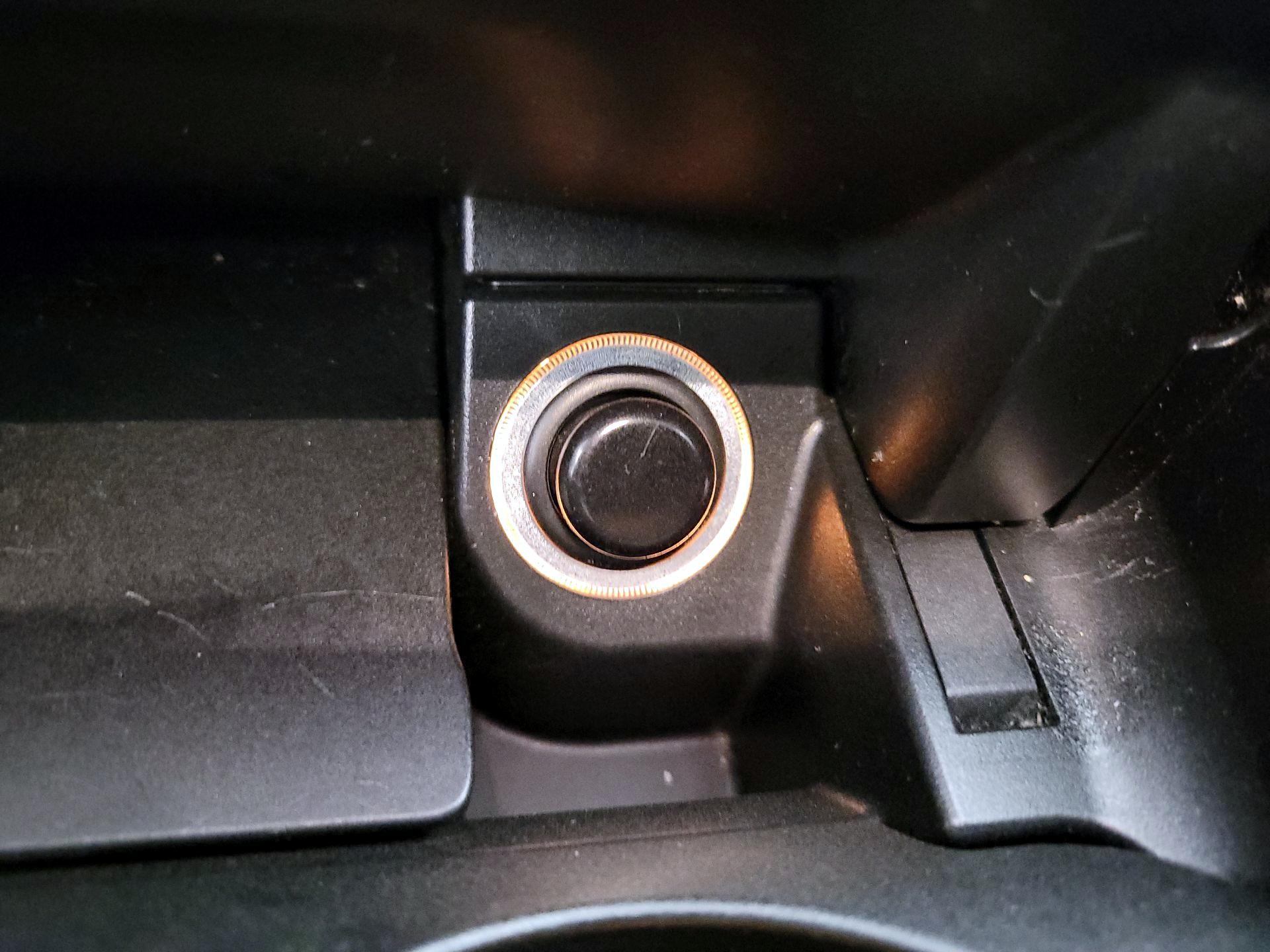 Thumbnail: 2015 Mercedes-Benz C-Class - 18