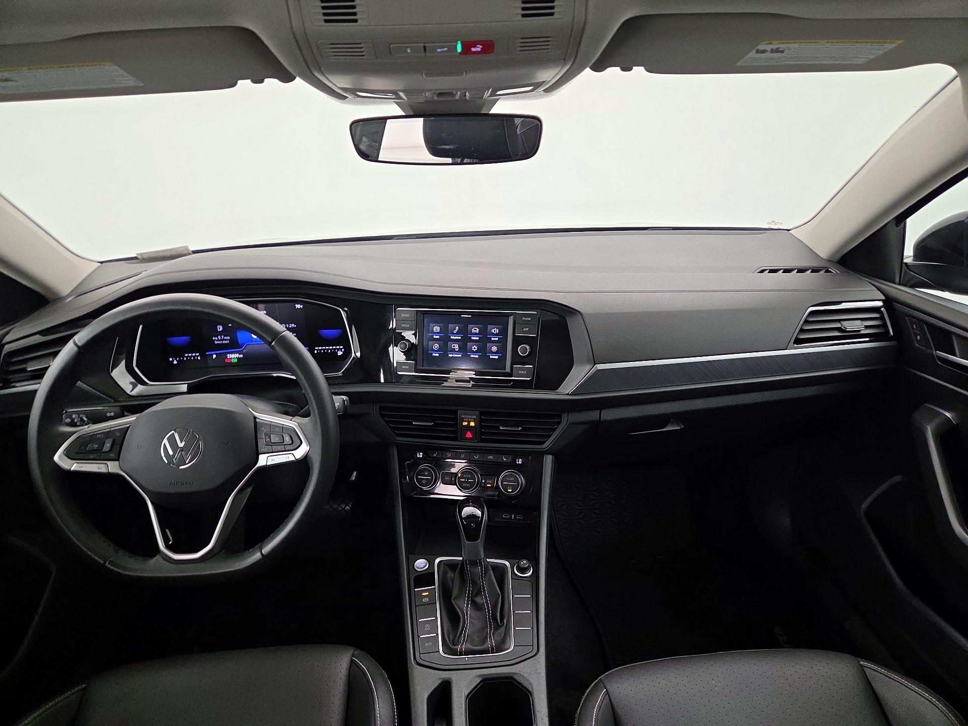 Thumbnail: 2024 Volkswagen Jetta - 9