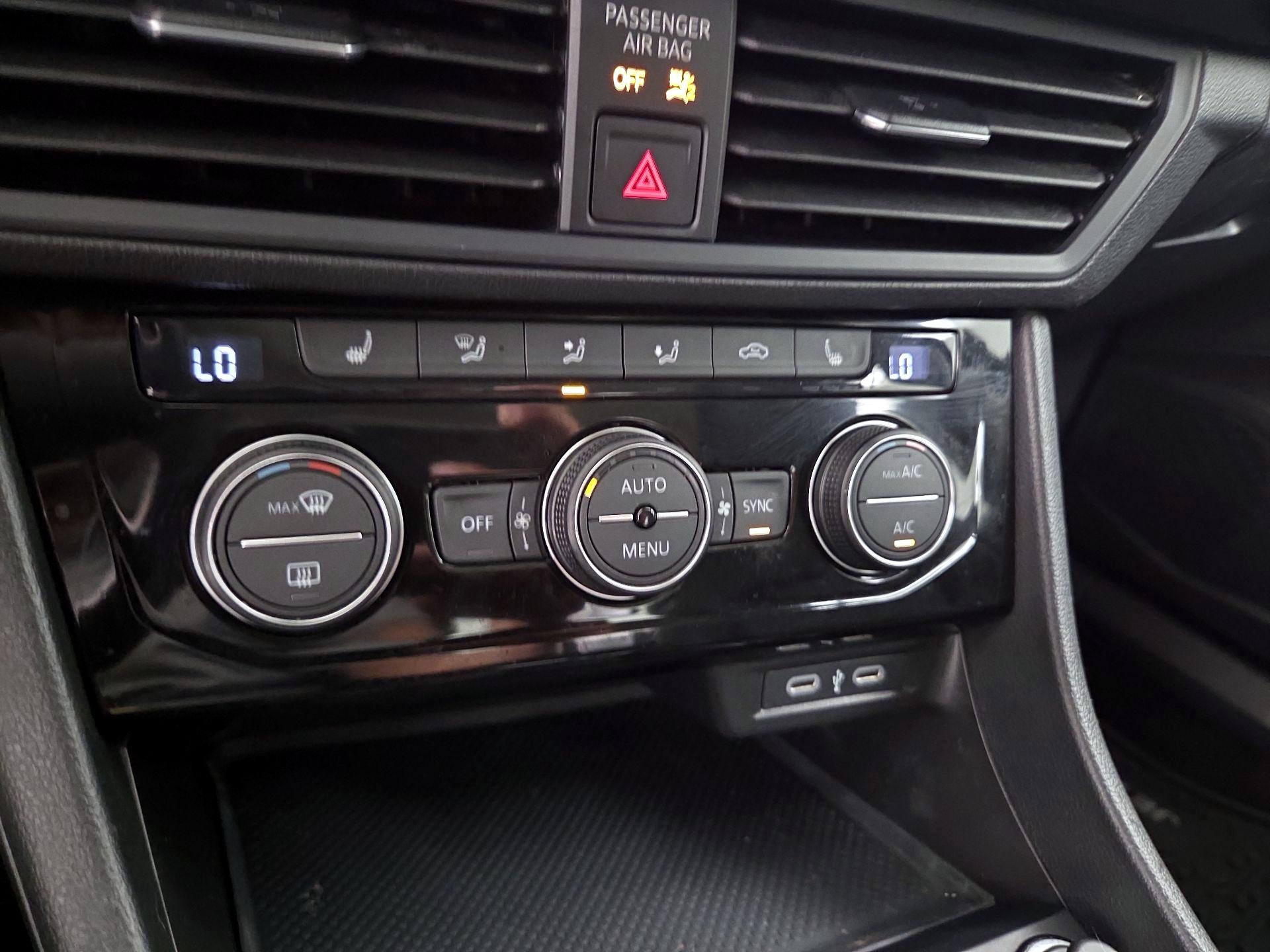 Thumbnail: 2024 Volkswagen Jetta - 16