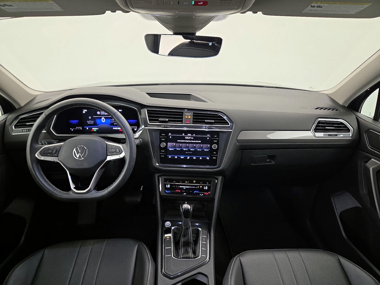 2023 Volkswagen Tiguan SE - Photo 10