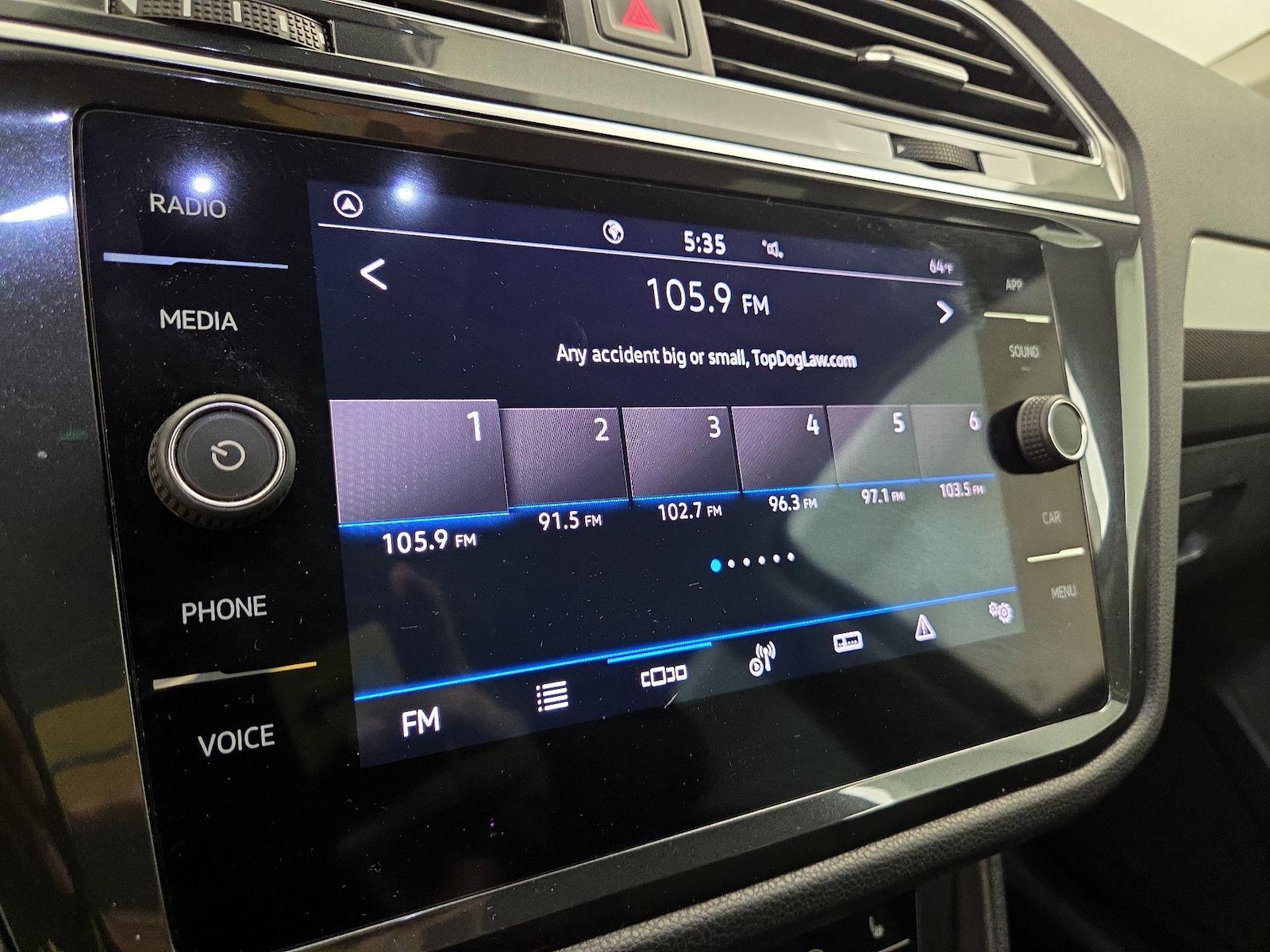 2023 Volkswagen Tiguan SE - Photo 16