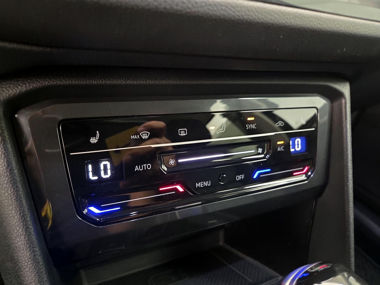 2023 Volkswagen Tiguan SE - Photo 17