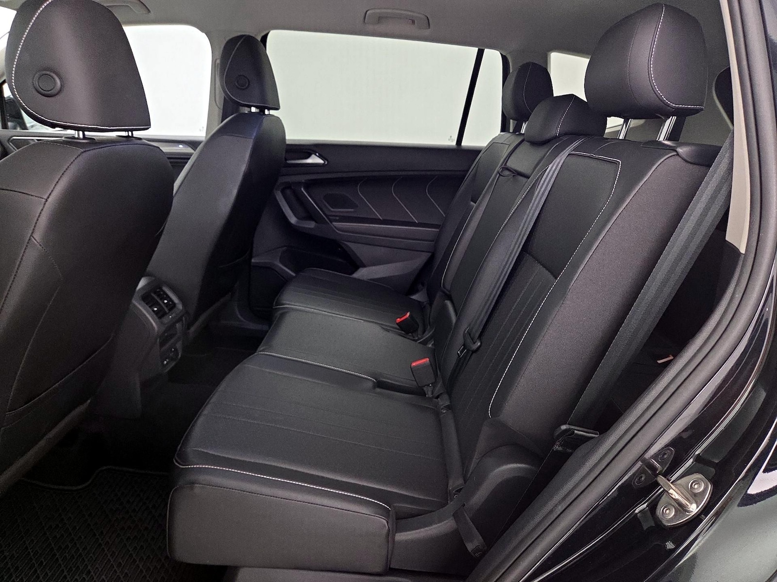 2023 Volkswagen Tiguan SE - Photo 20