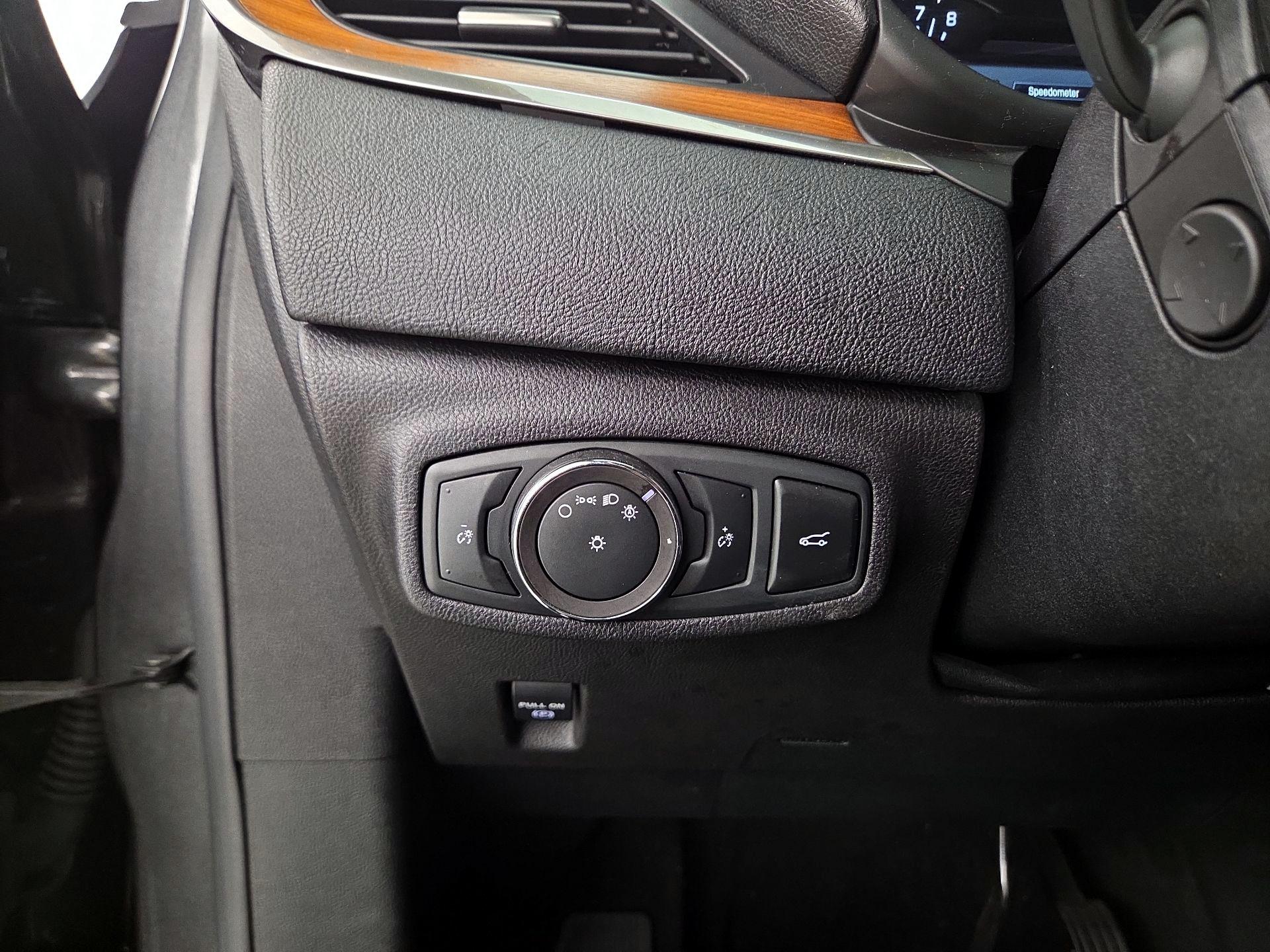 Thumbnail: 2019 Lincoln MKC - 13