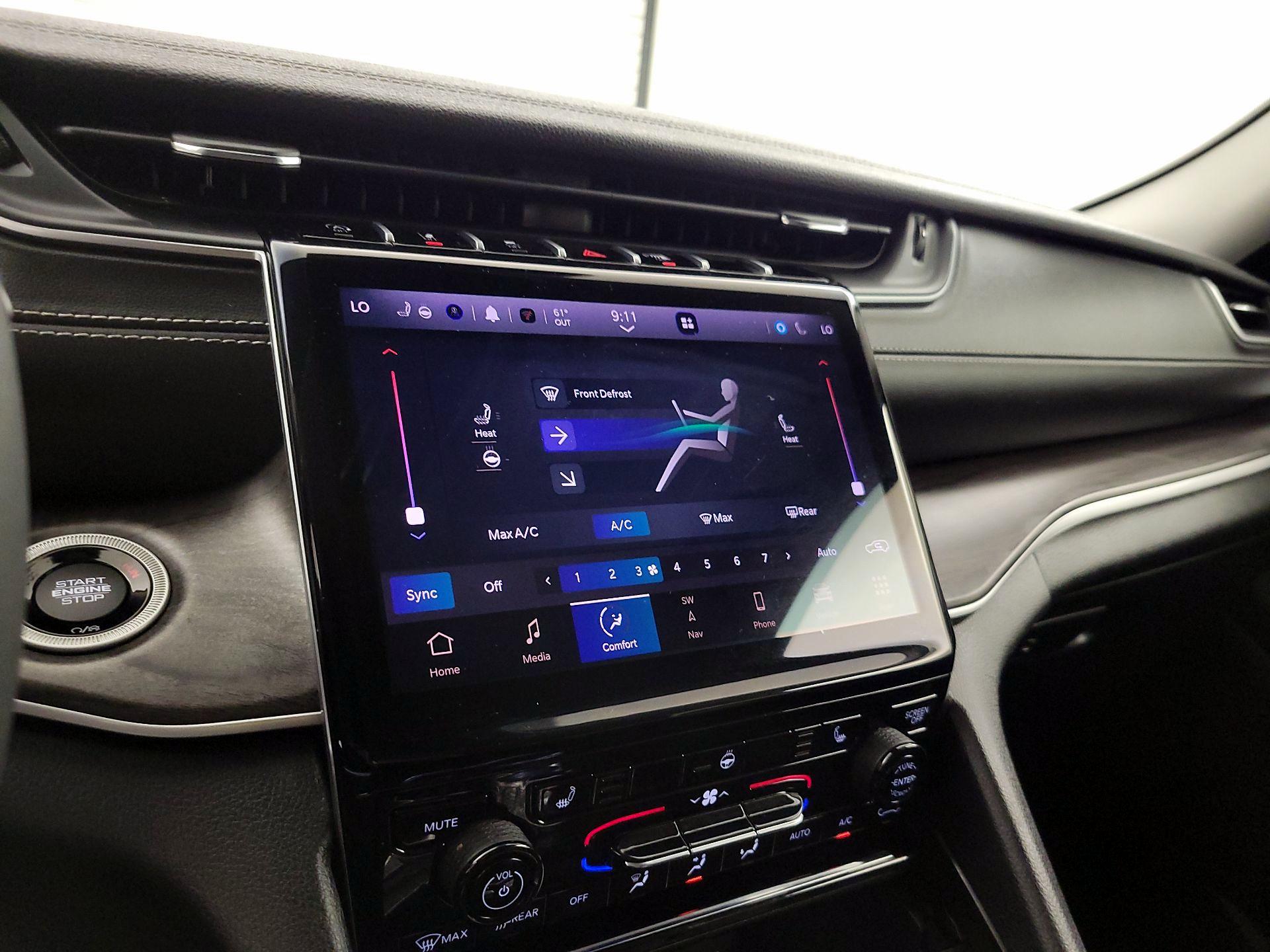 Thumbnail: 2024 Jeep Grand Cherokee - 17