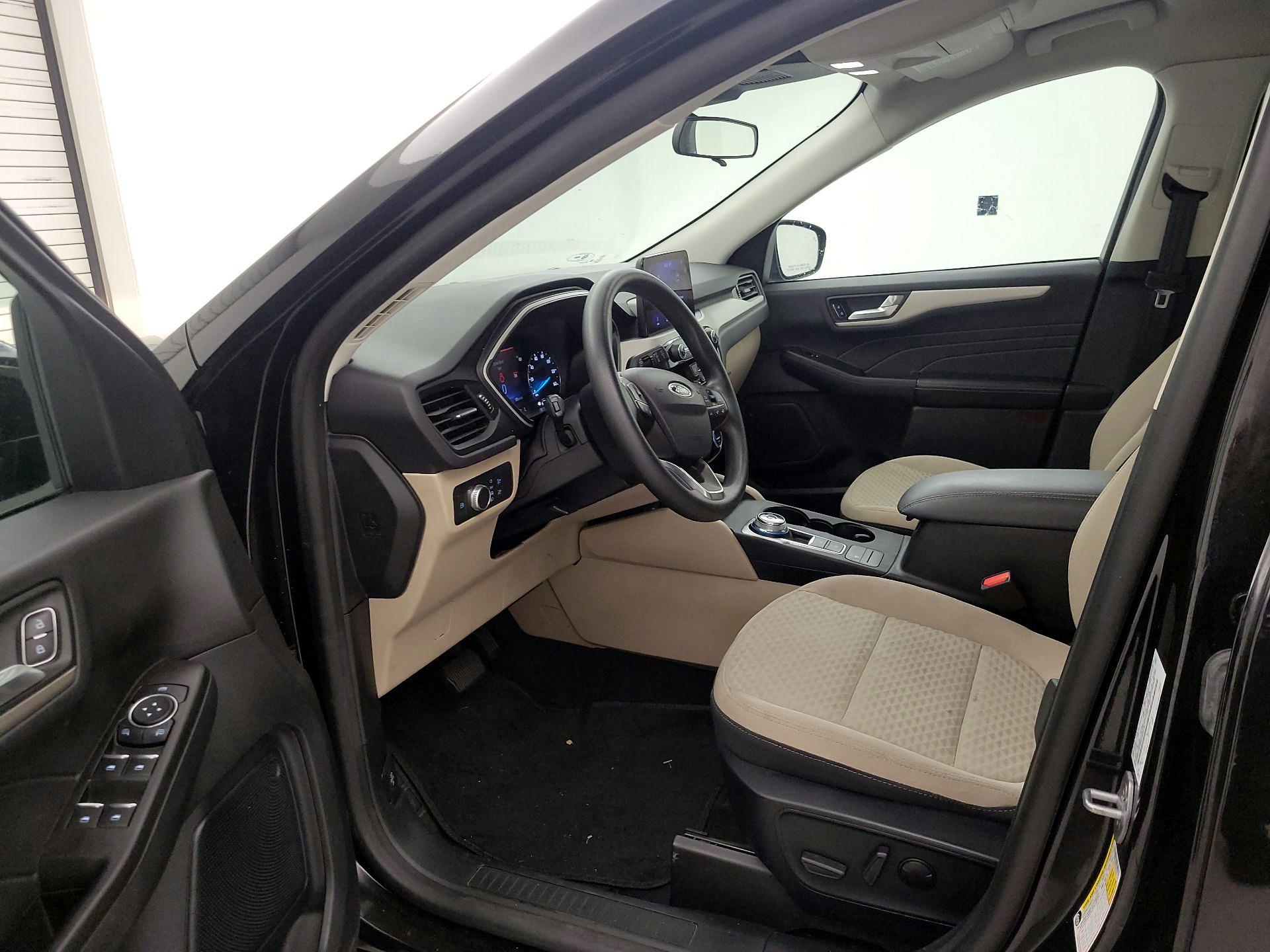Thumbnail: 2021 Ford Escape - 11