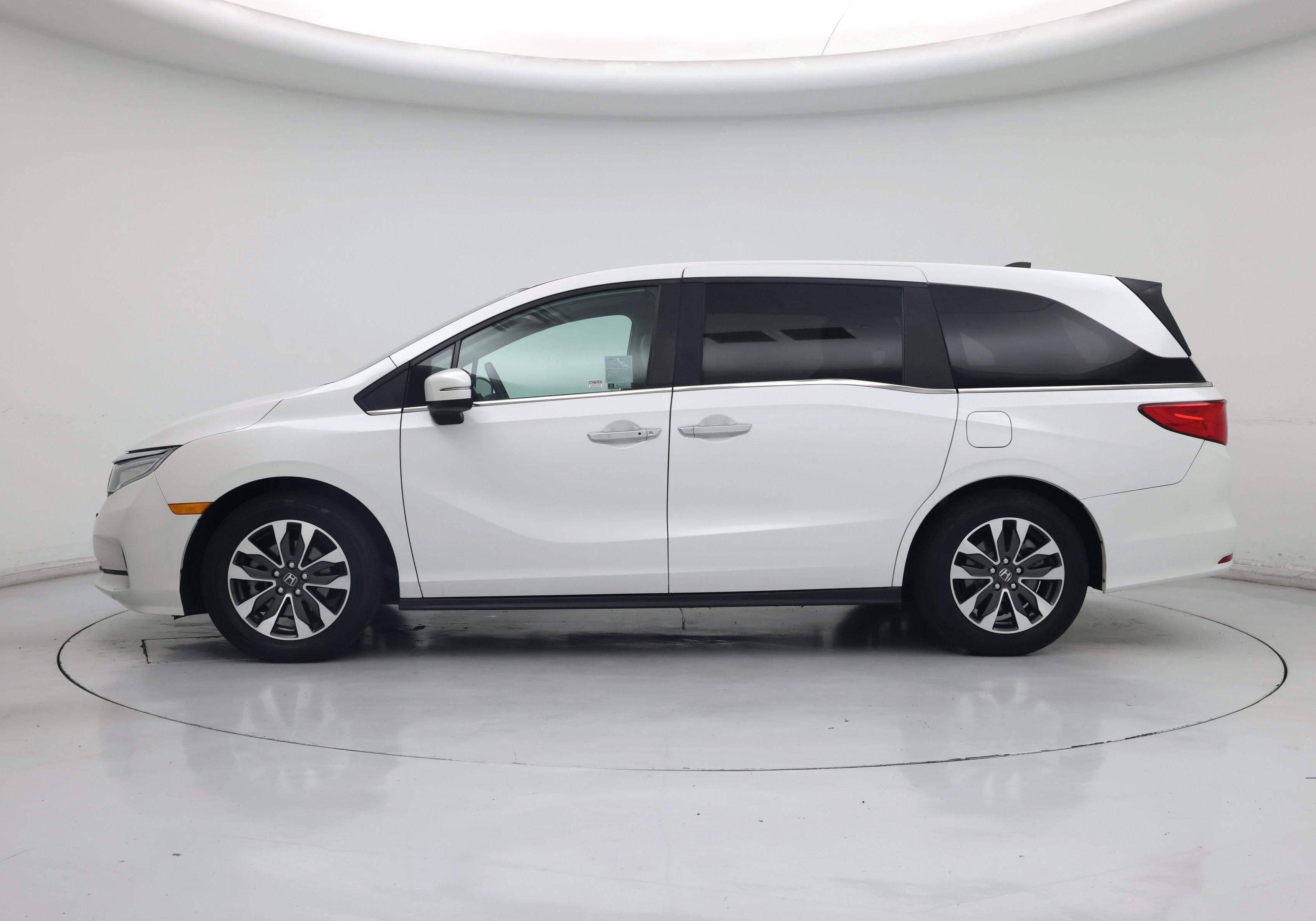 Thumbnail: 2023 Honda Odyssey - 3