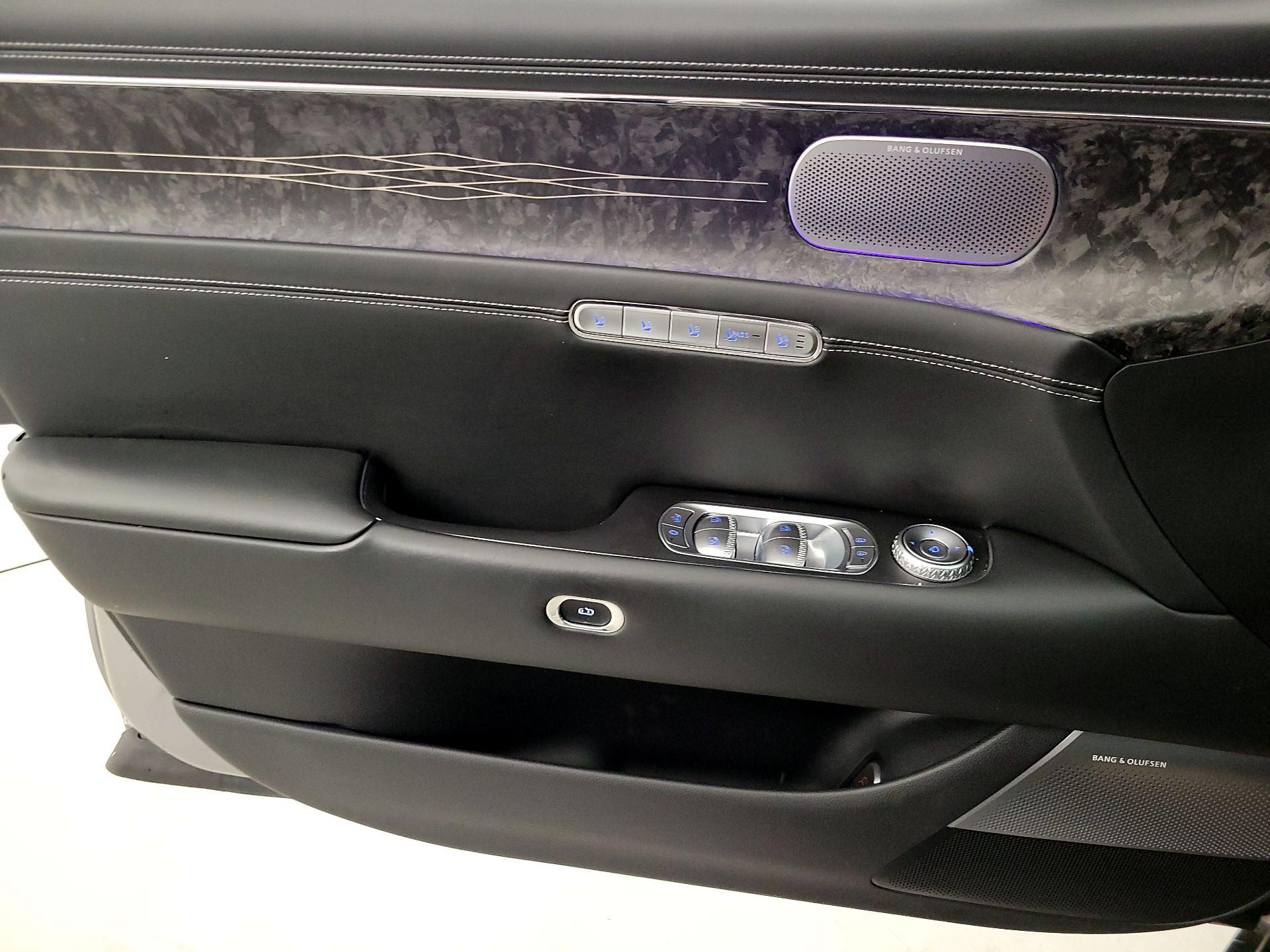 Thumbnail: 2023 Genesis G90 - 12