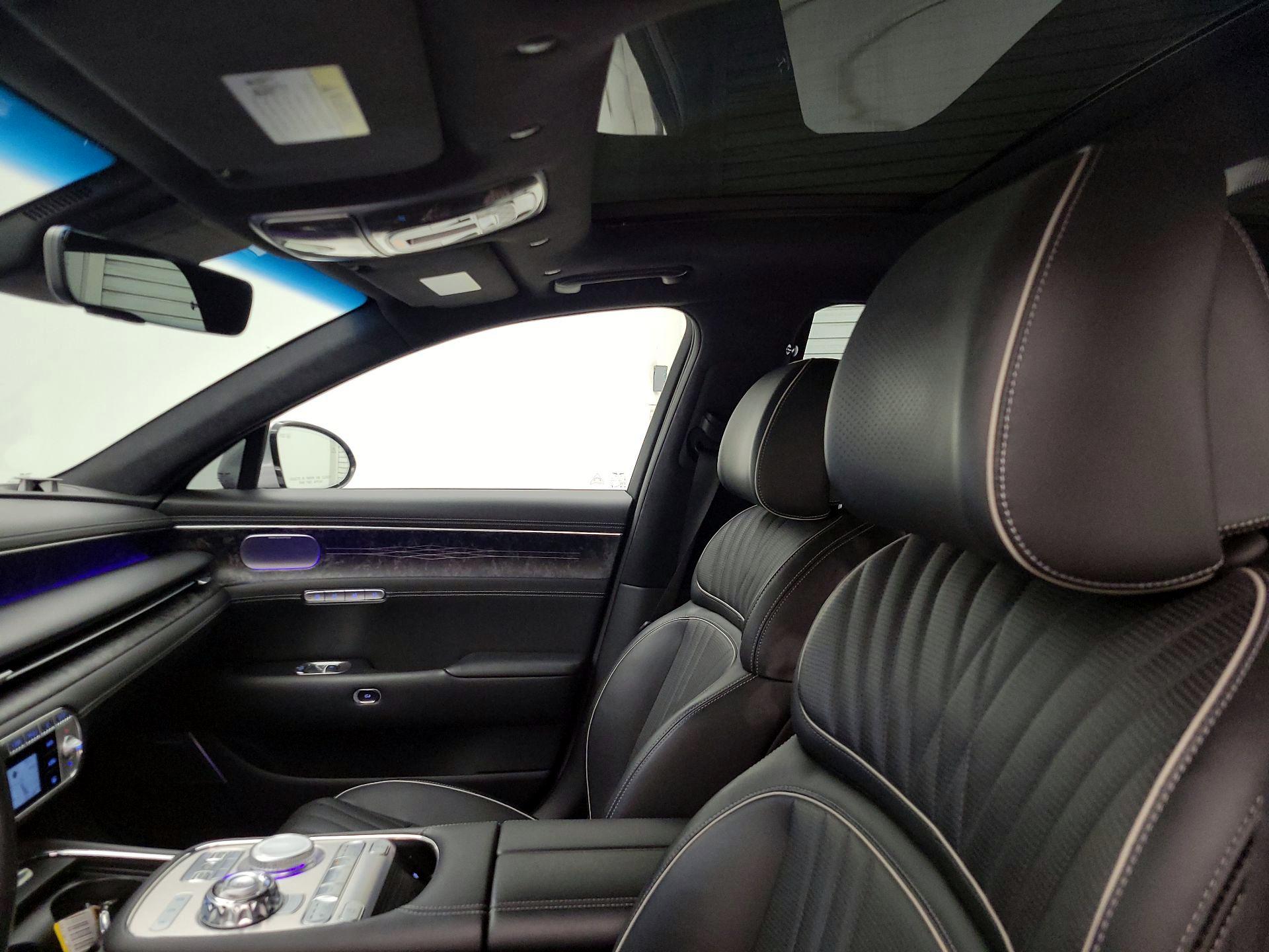 Thumbnail: 2023 Genesis G90 - 20